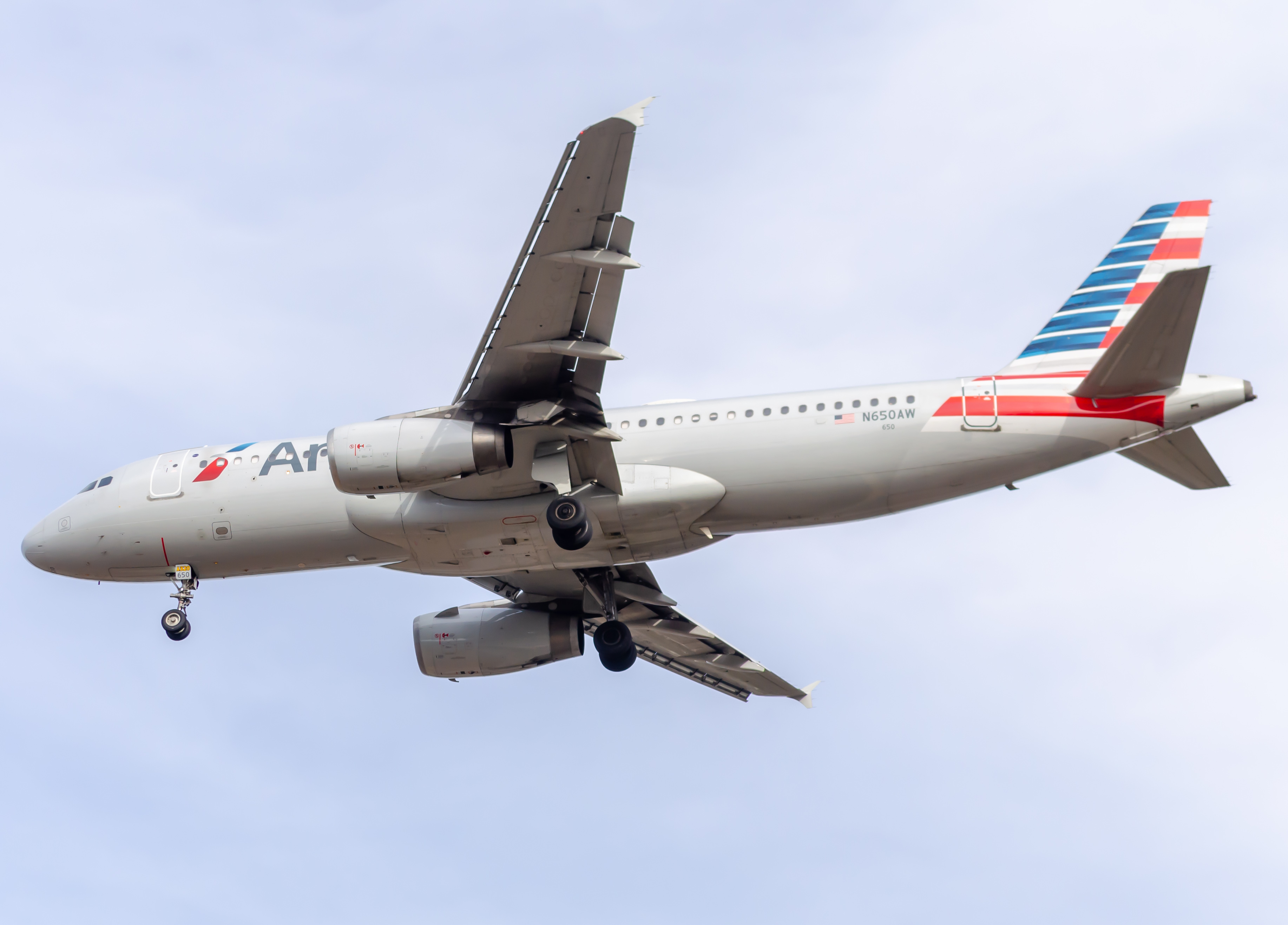 Full size: American Airlines Airbus A320 N650AW at Pensacola International Airport