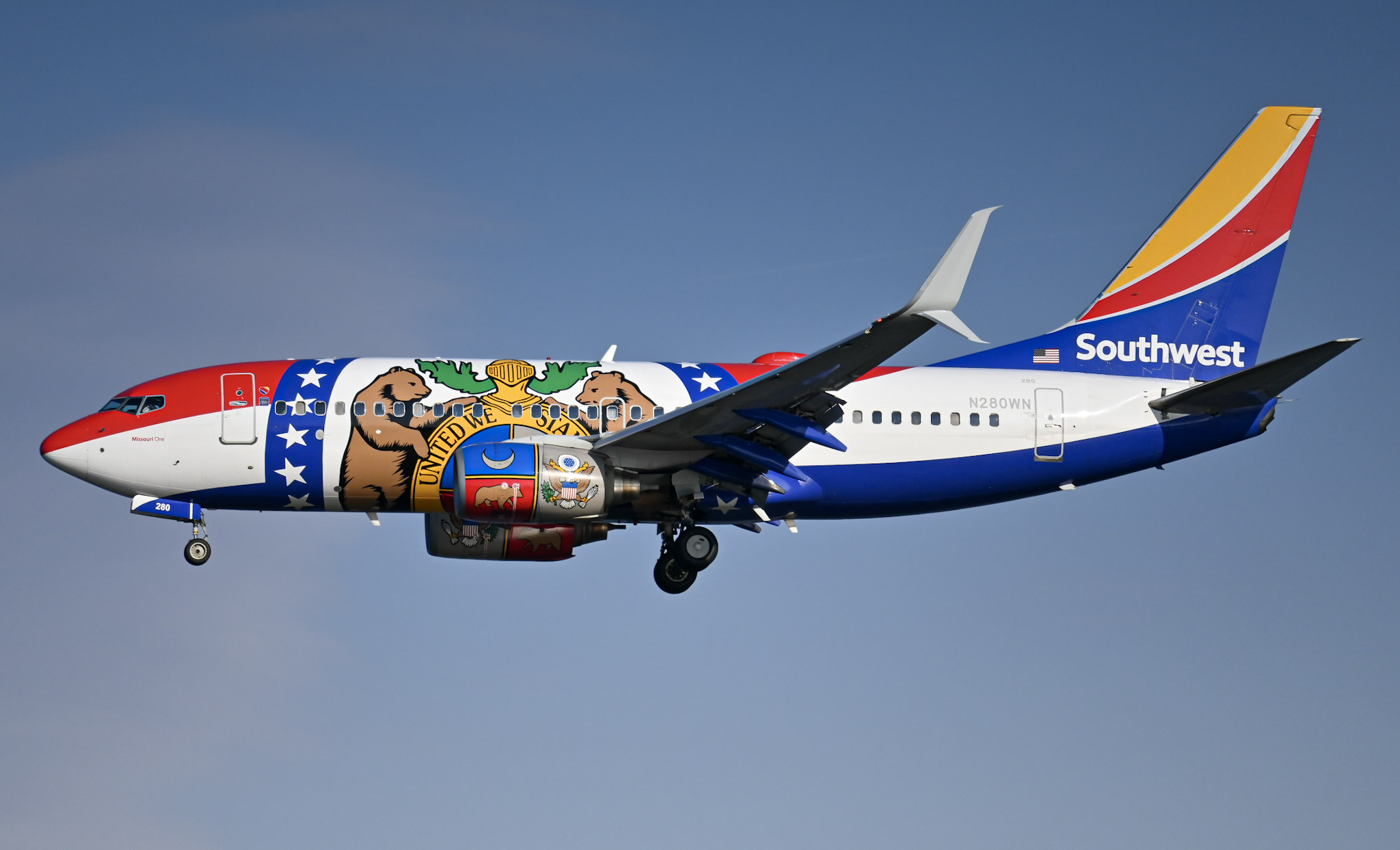 Full size: Southwest Airlines Boeing 737-700 N280WN at Ronald Reagan National Airport