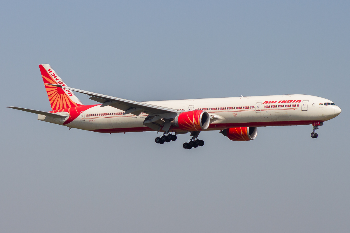 Full size: Air India Boeing 777-300ER VT-ALQ at London Heathrow International Airport