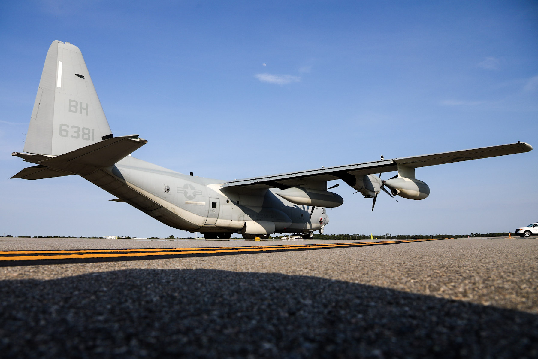Full size: USMC - United States Marine Corp Lockheed C-130J Hercules 166381 at Daytona Beach International Airport