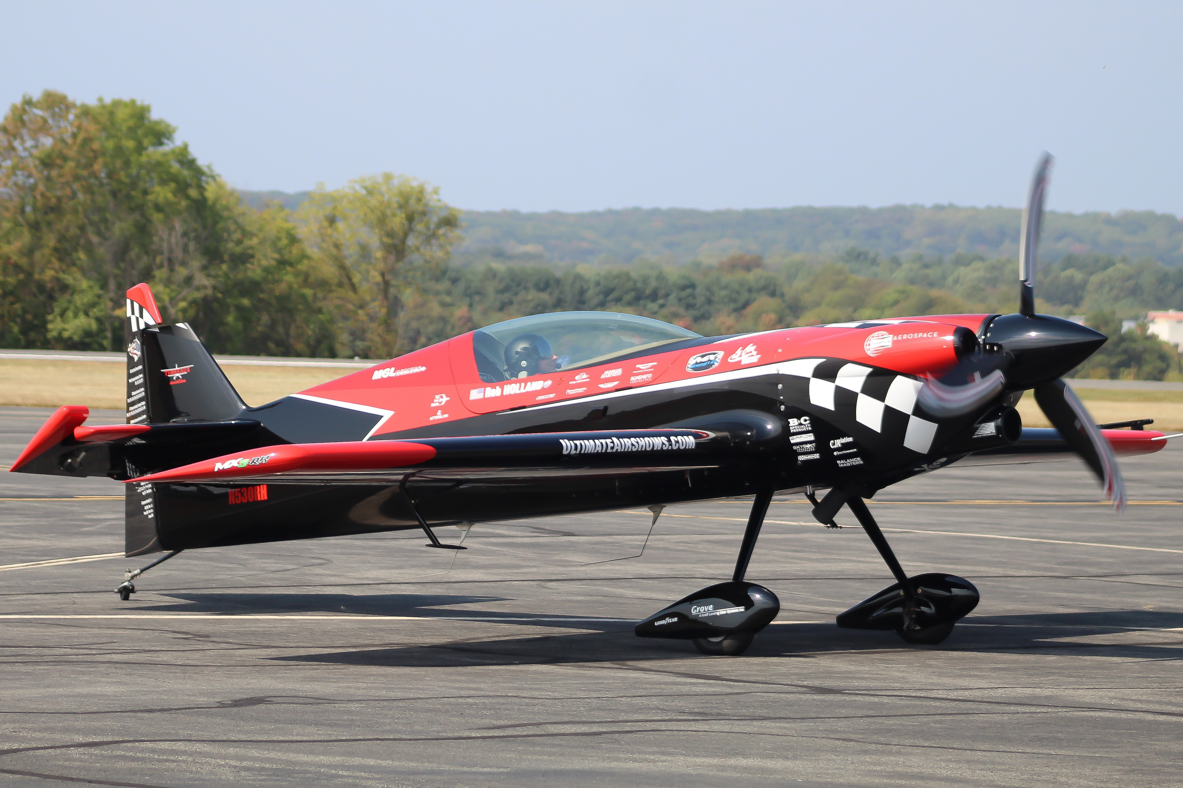 Full size: PRIVATE MX Aircraft MXS-RH N530RH at Leesburg Executive Airport