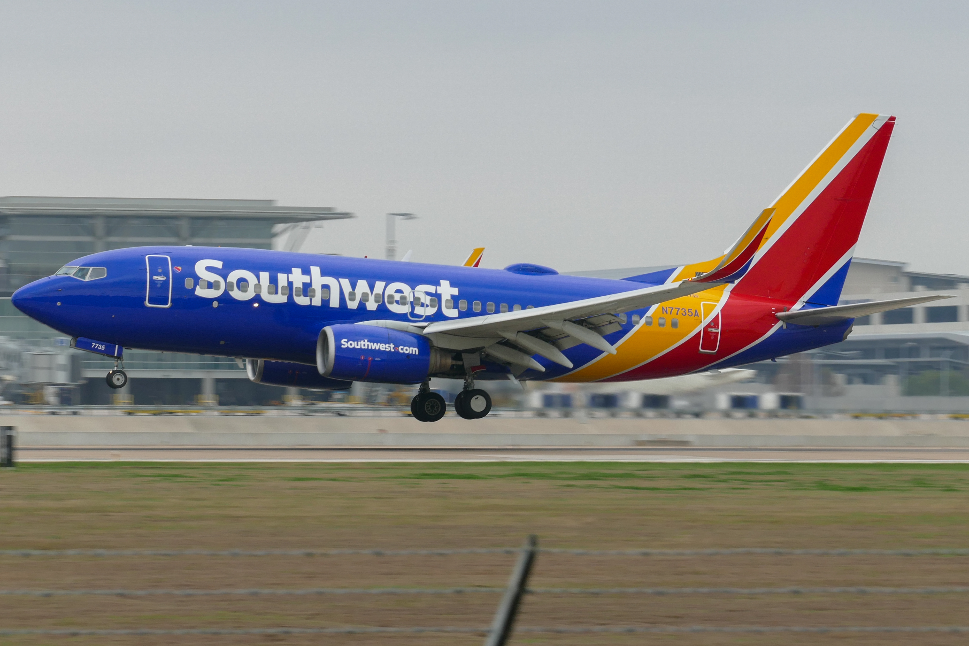 Full size: Southwest Airlines Boeing 737-700 N7735A at Austin-Bergstrom International Airport