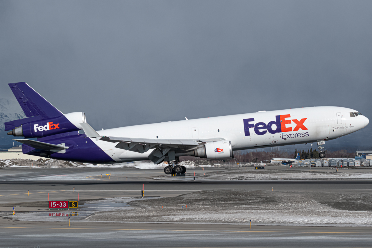 Full size: FedEx McDonnell Douglas MD-11F N625FE at Anchorage Ted Stevens International Airport