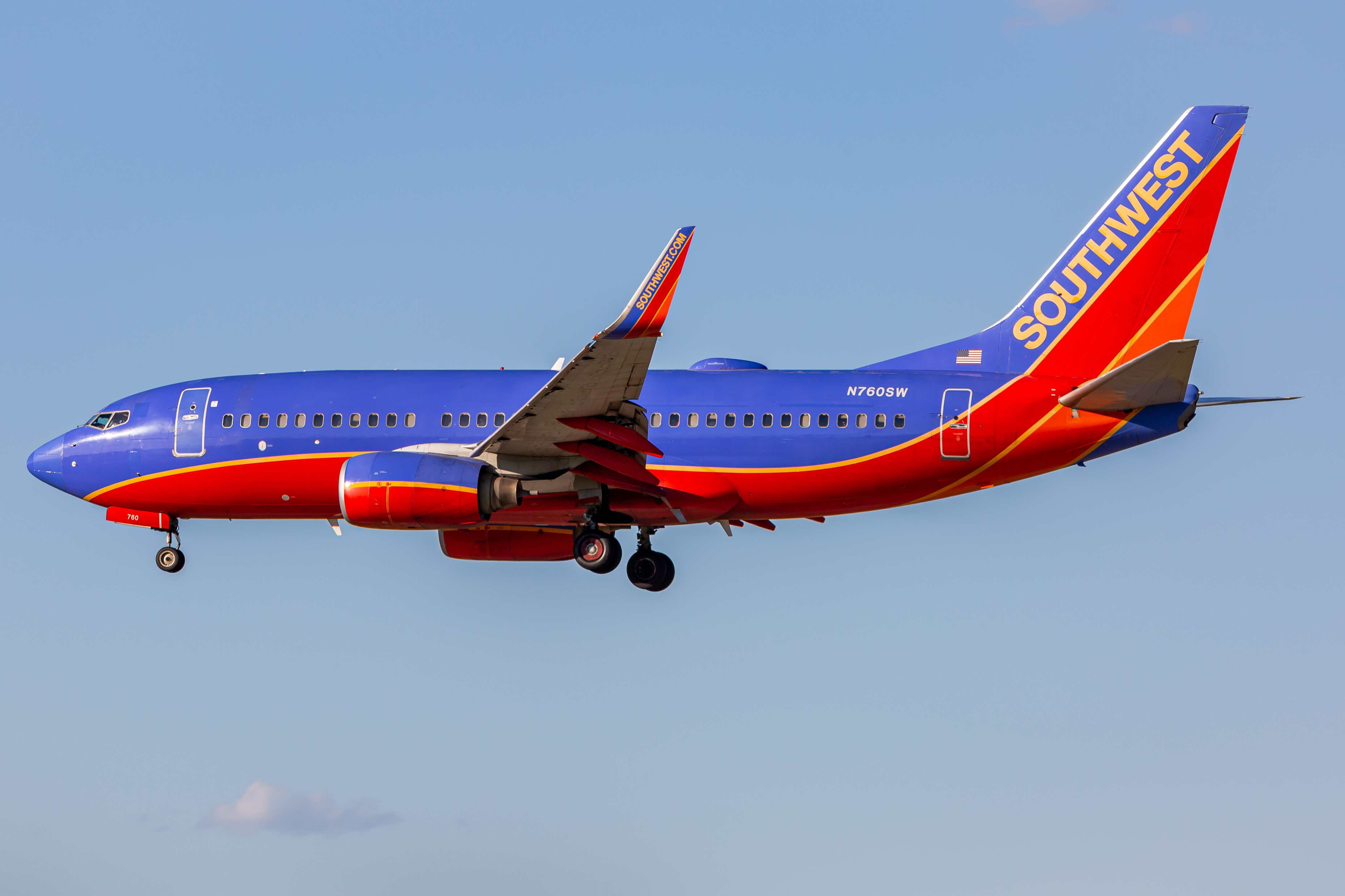 Full size: Southwest Airlines Boeing 737-700 N760SW at Baltimore/Washington International Thurgood Marshall Airport