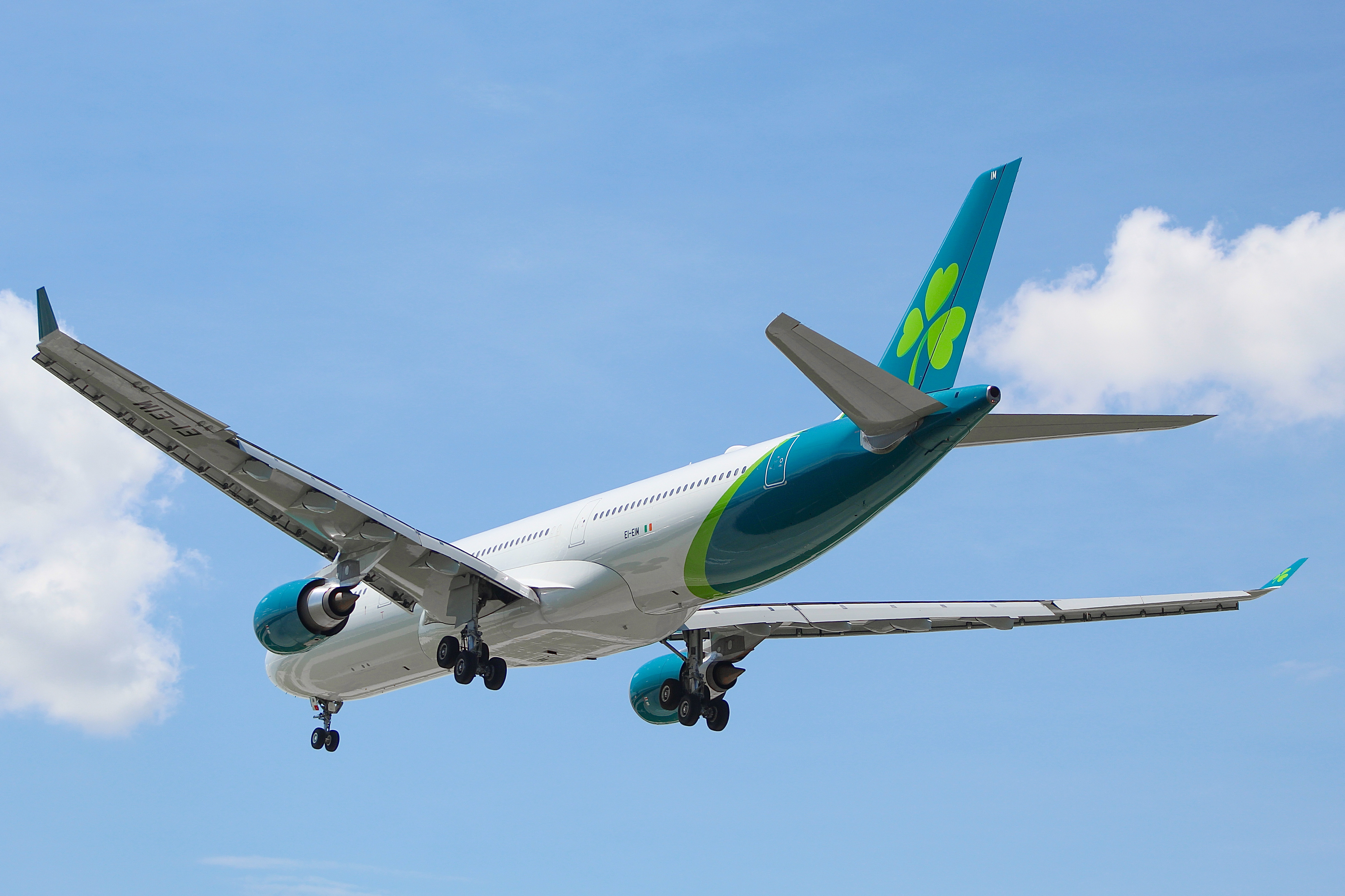 Full size: Aer Lingus Airbus A330-300 EI-EIM at Chicago O'Hare International Airport