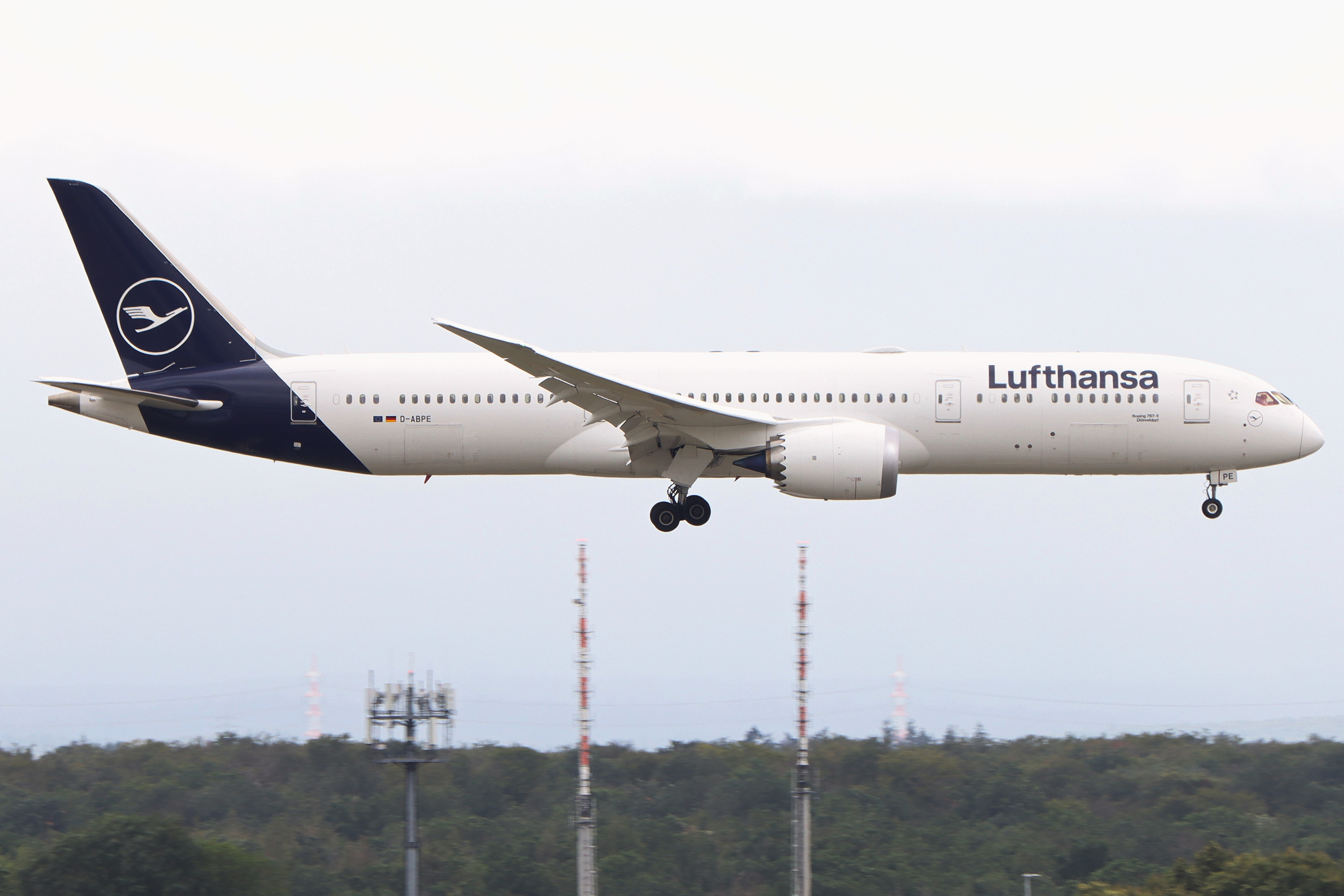 Full size: Lufthansa Boeing 787-9 D-ABPE at Frankfurt International Airport
