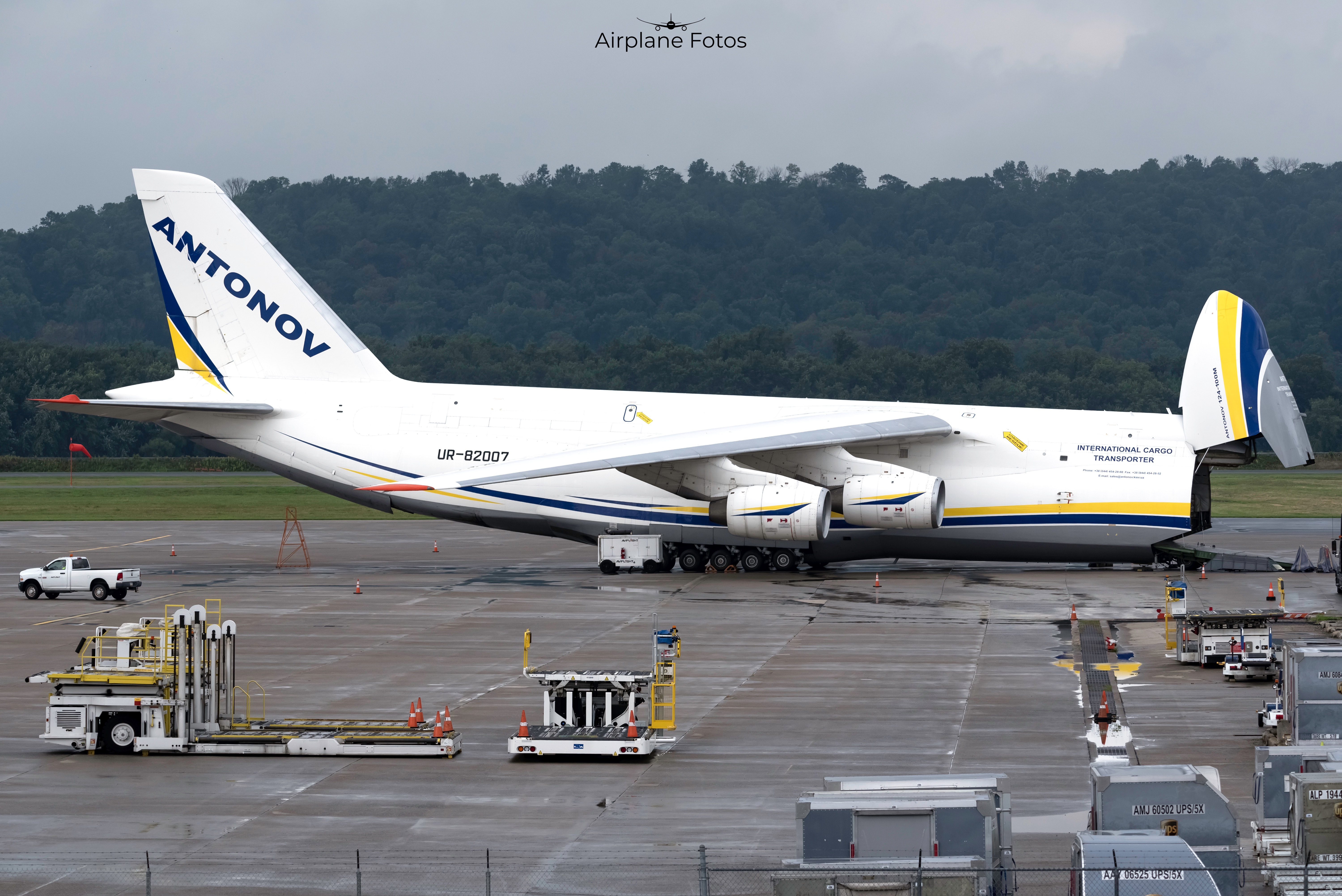 Full size: Antonov Airlines Antonov An-124 UR-82007 at Harrisburg International Airport