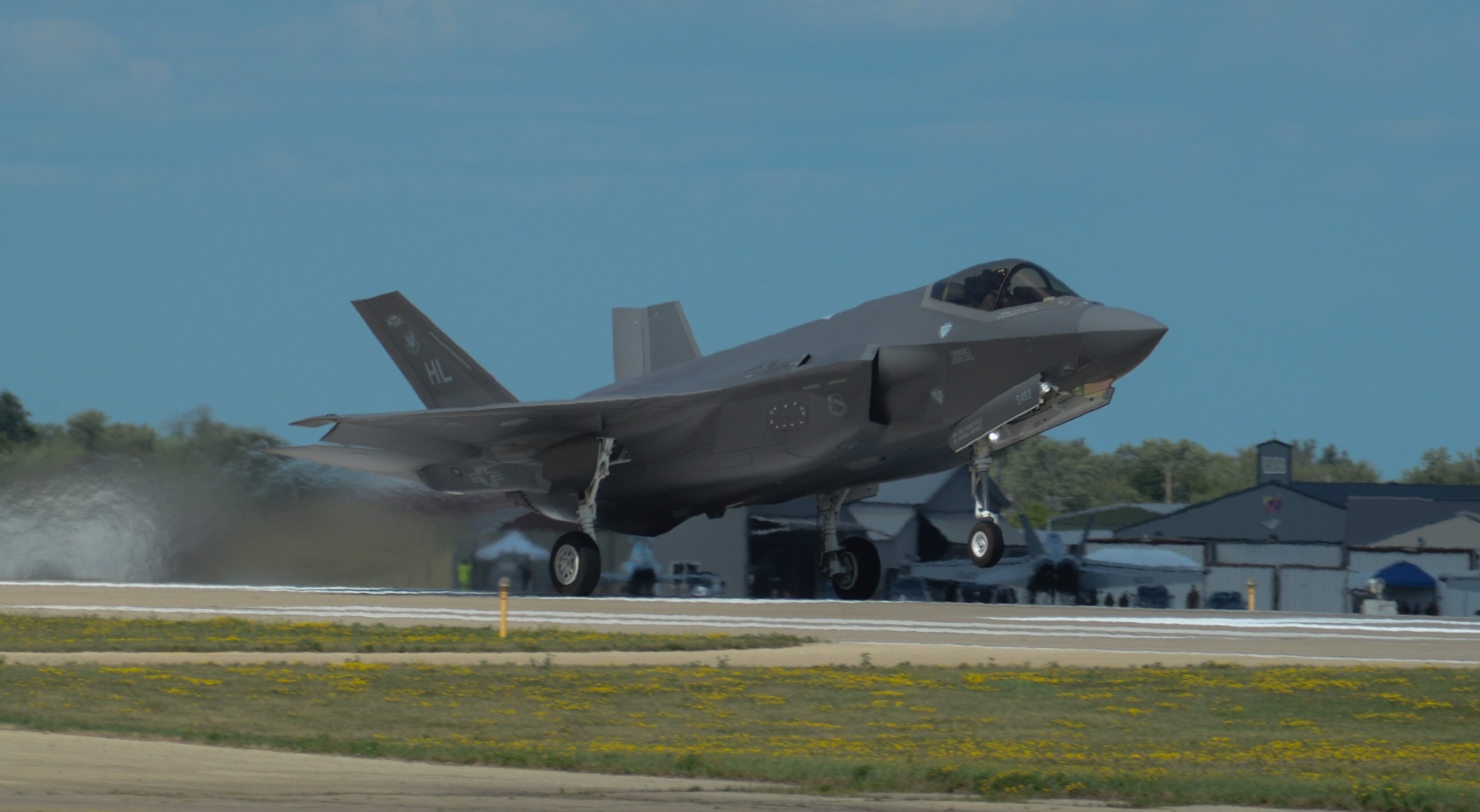 Full size: USAF - United States Air Force Lockheed Martin F-35 Lightning 185453  at Wittman Regional Airport