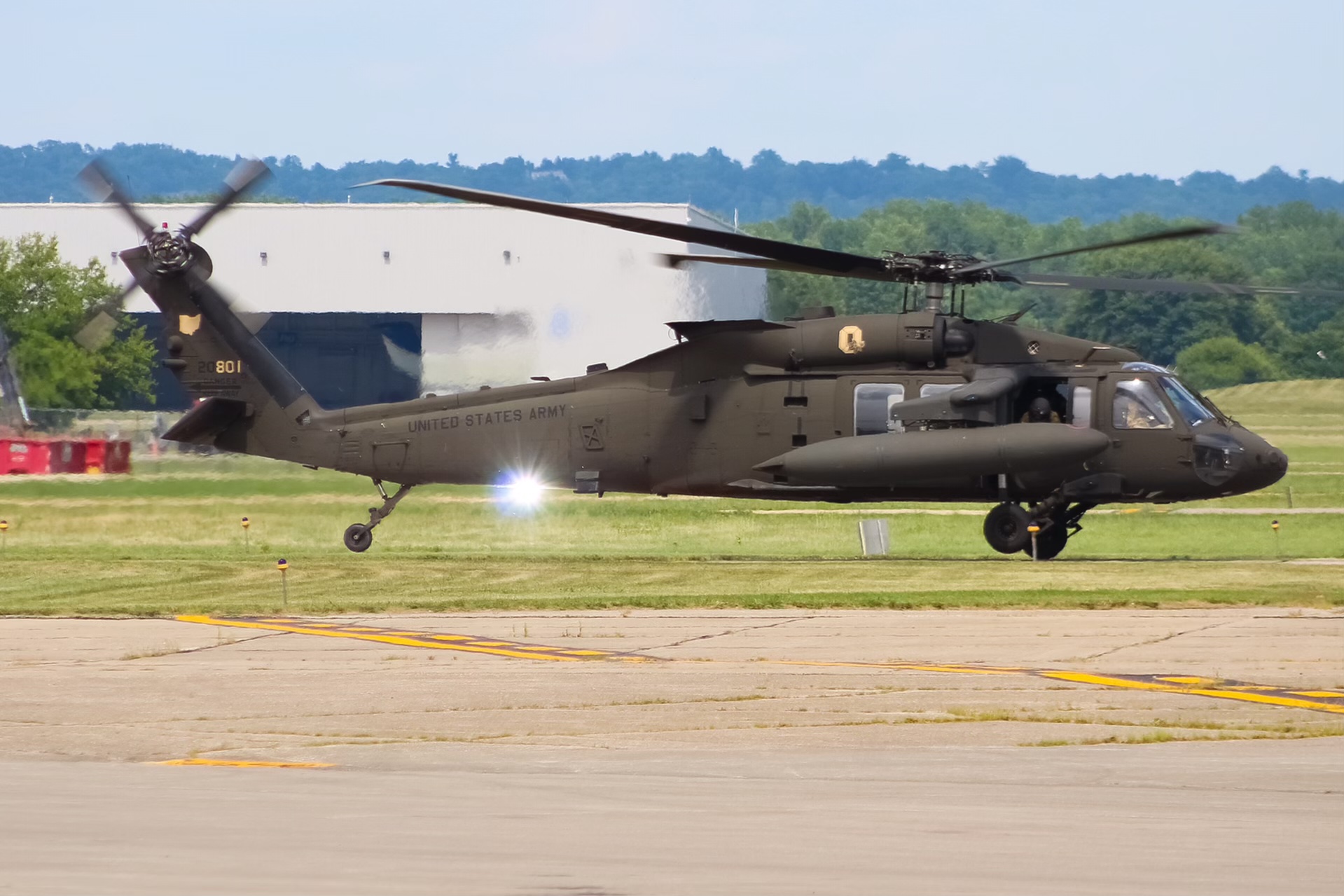 Full size: USA - United States Army Sikorsky UH-60L Blackhawk 15-20801 at Cincinnati Municipal Airport/Lunken Field