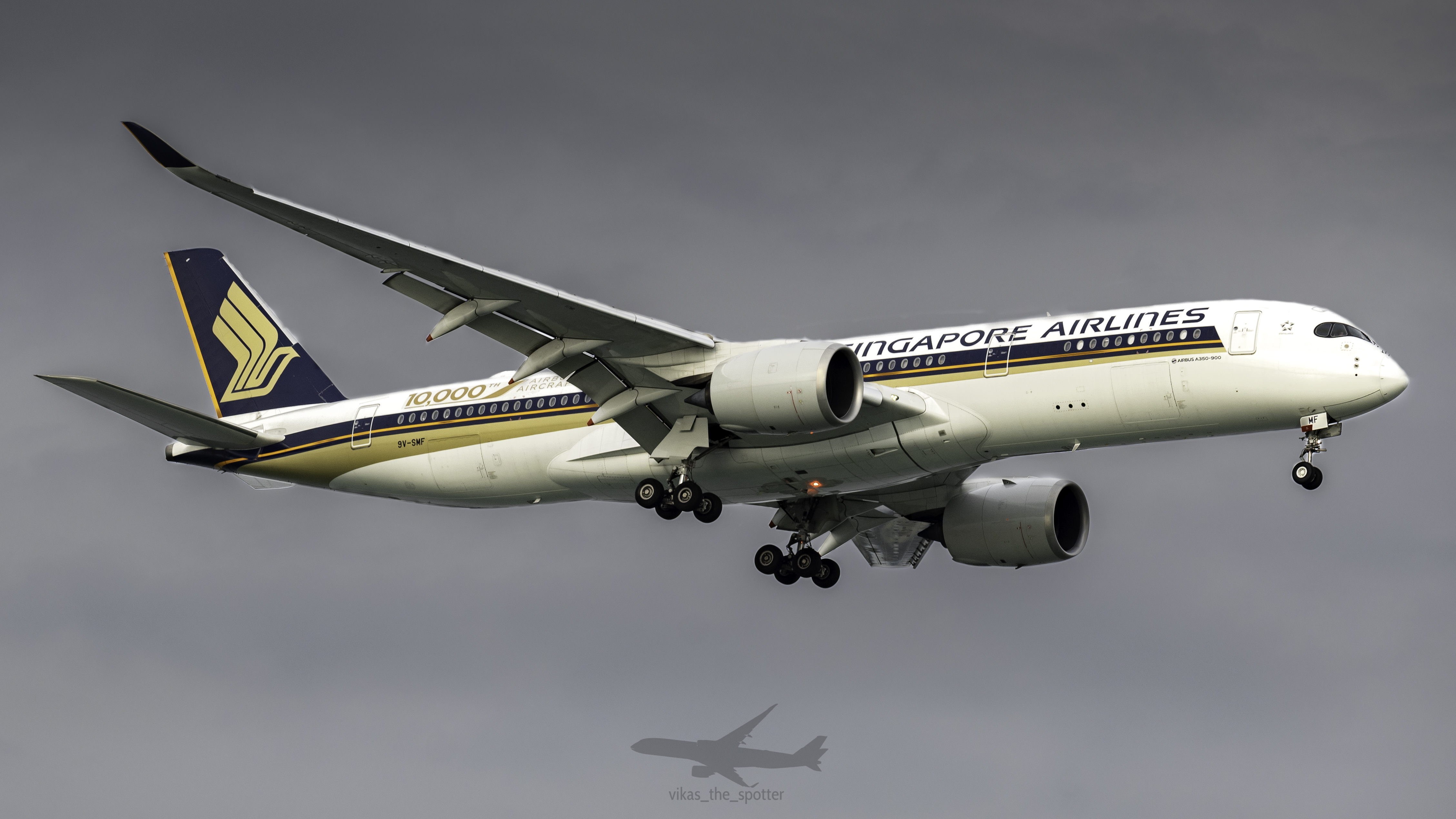 Full size: Singapore Airlines Airbus A350-900 9V-SMF at Singapore-Changi Airport