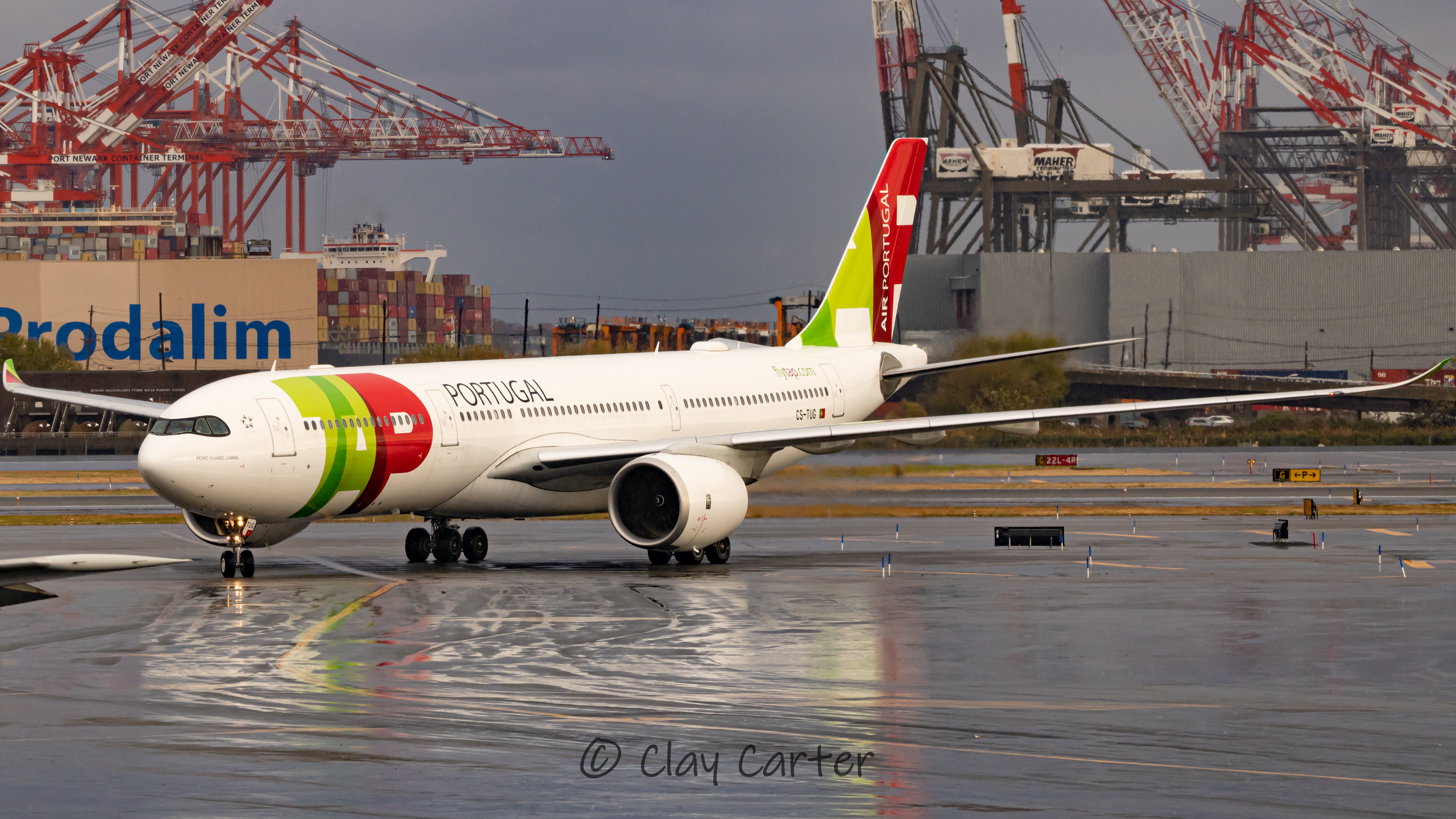Full size: TAP Air Portugal Airbus A330-900 CS-TUG at Newark Liberty International Airport