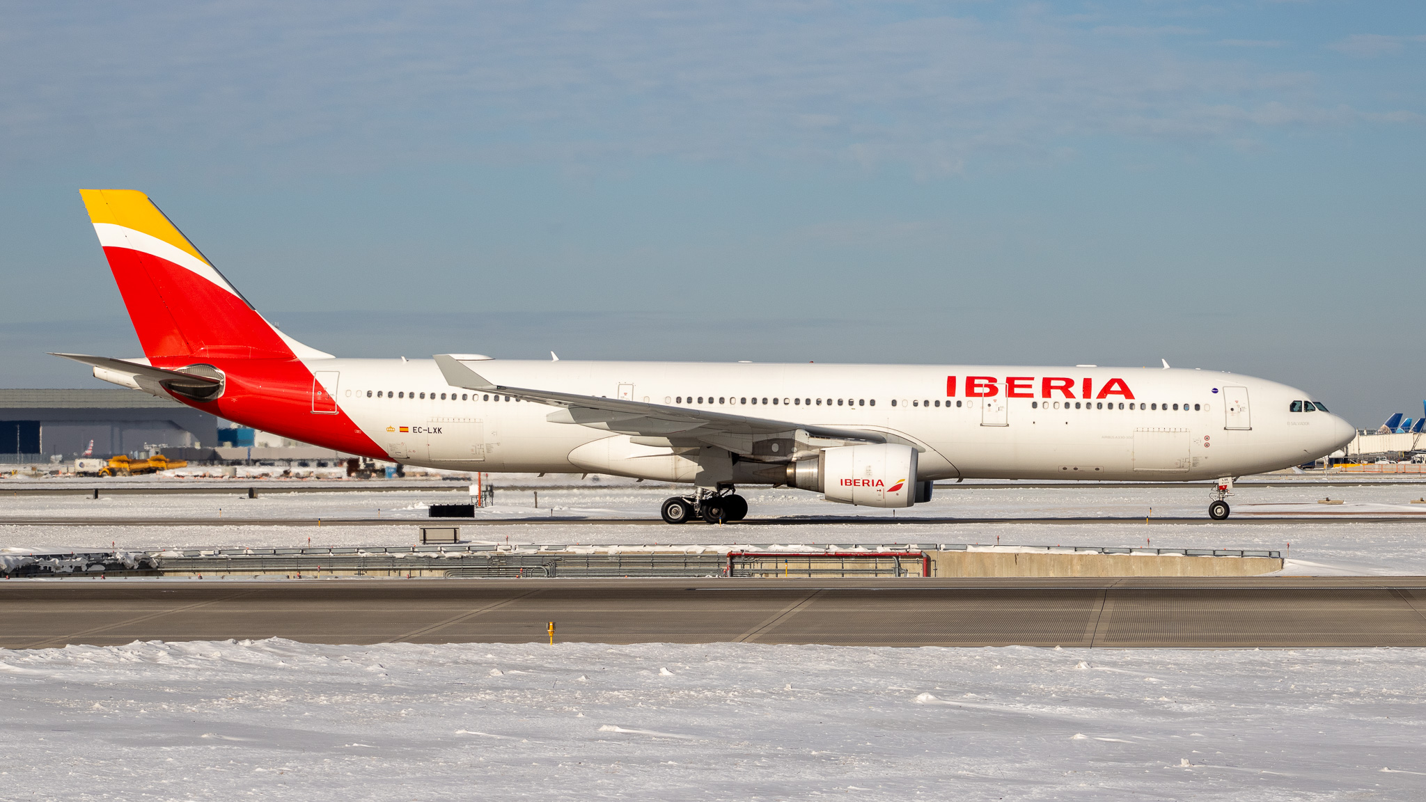 Full size: Iberia Airlines Airbus A330-300 EC-LXK at Chicago O'Hare International Airport