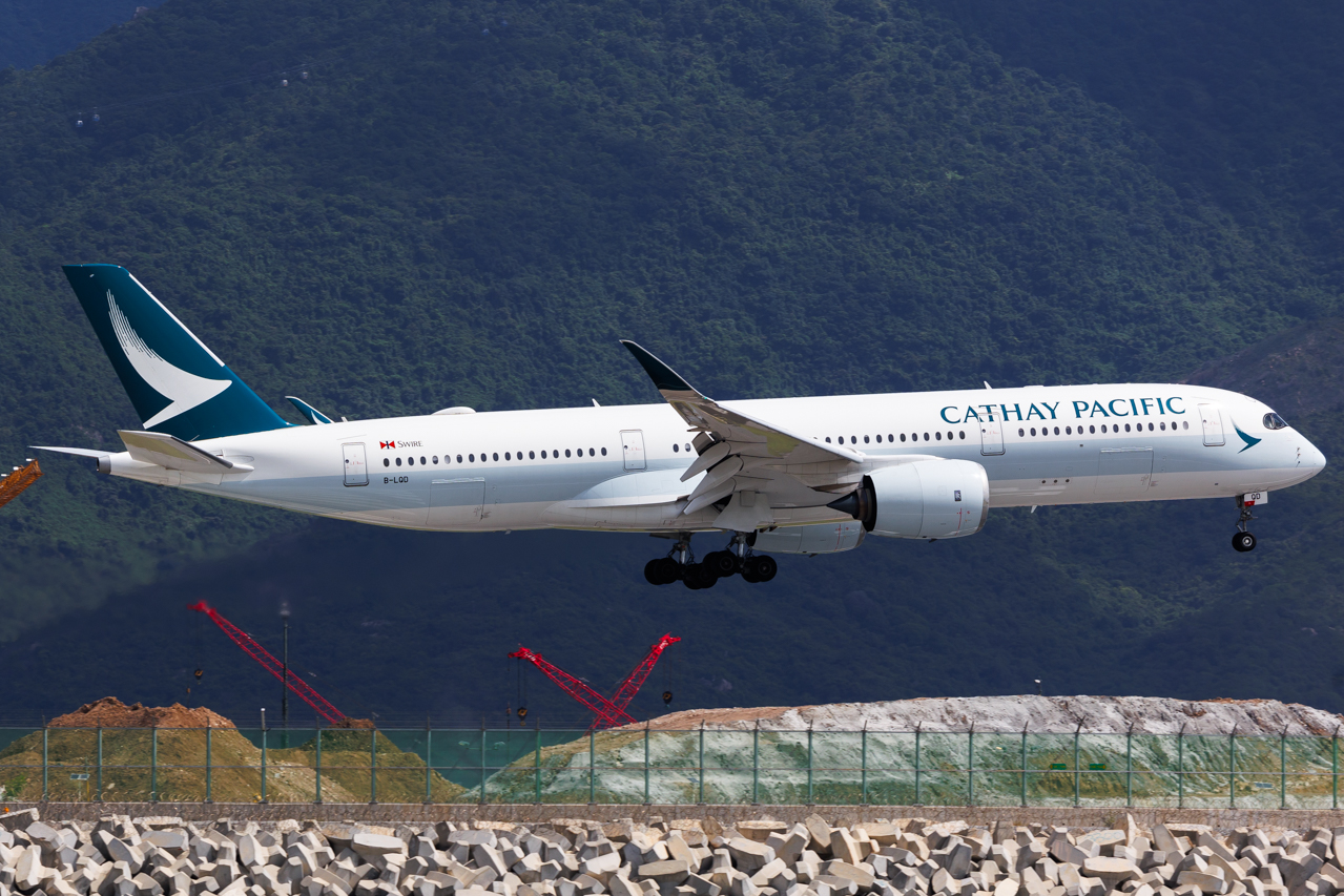 Full size: Cathay Pacific Airbus A350-900 B-LQD at Hong Kong International Airport