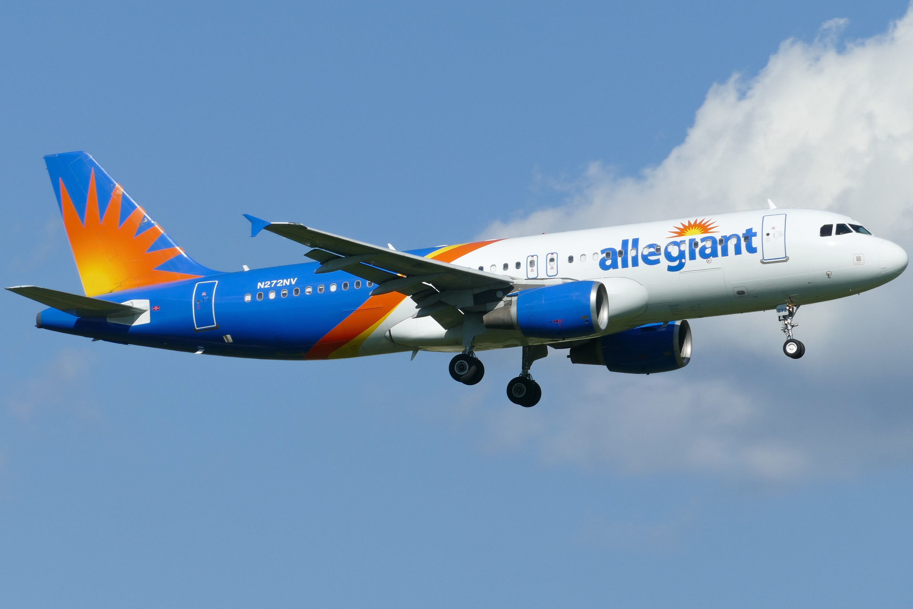 Full size: Allegiant Air Airbus A320 N272NV at Austin-Bergstrom International Airport