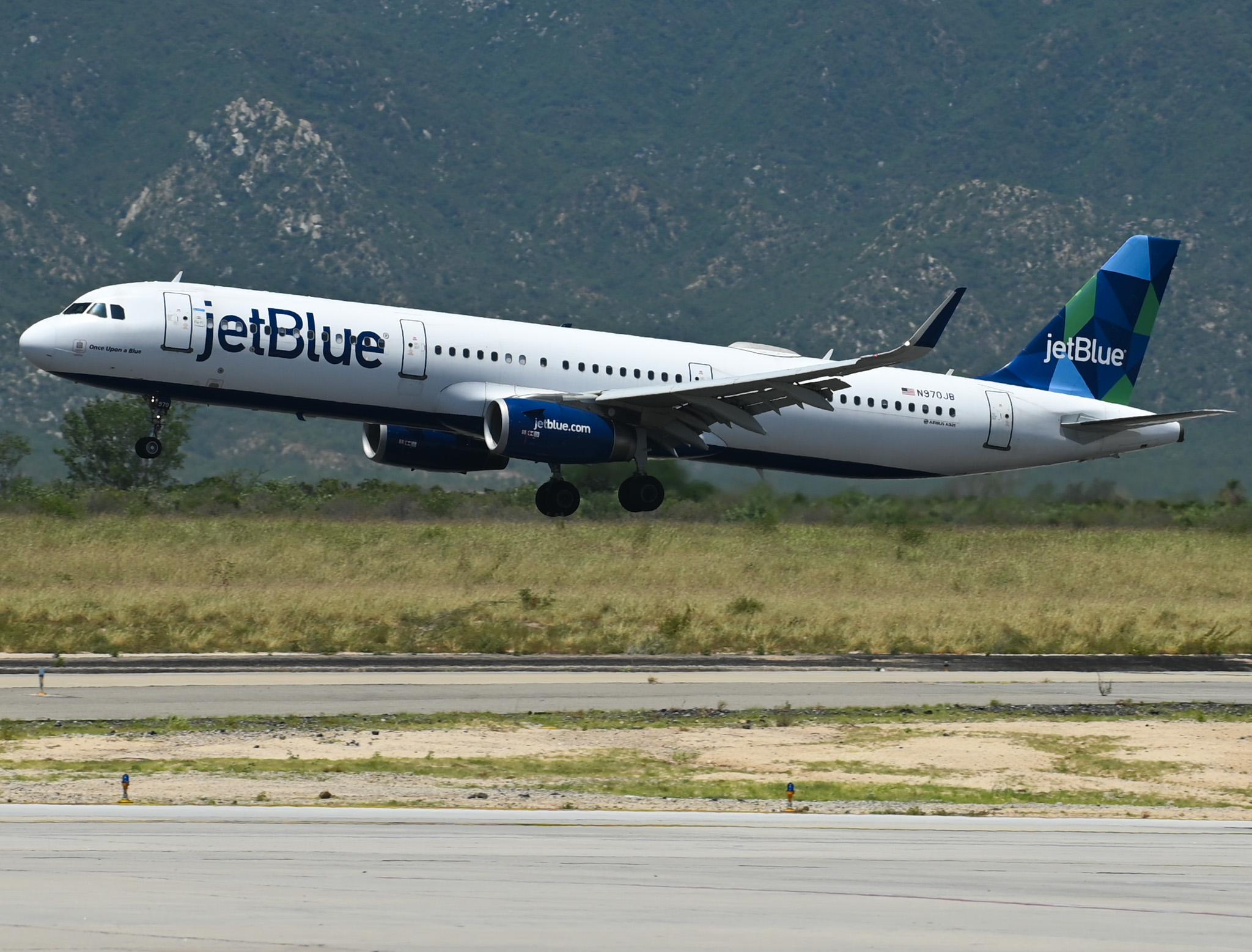 Full size: JetBlue Airways Airbus A321-200 N970JB at San Jose del Cabo Los Cabos International Airport