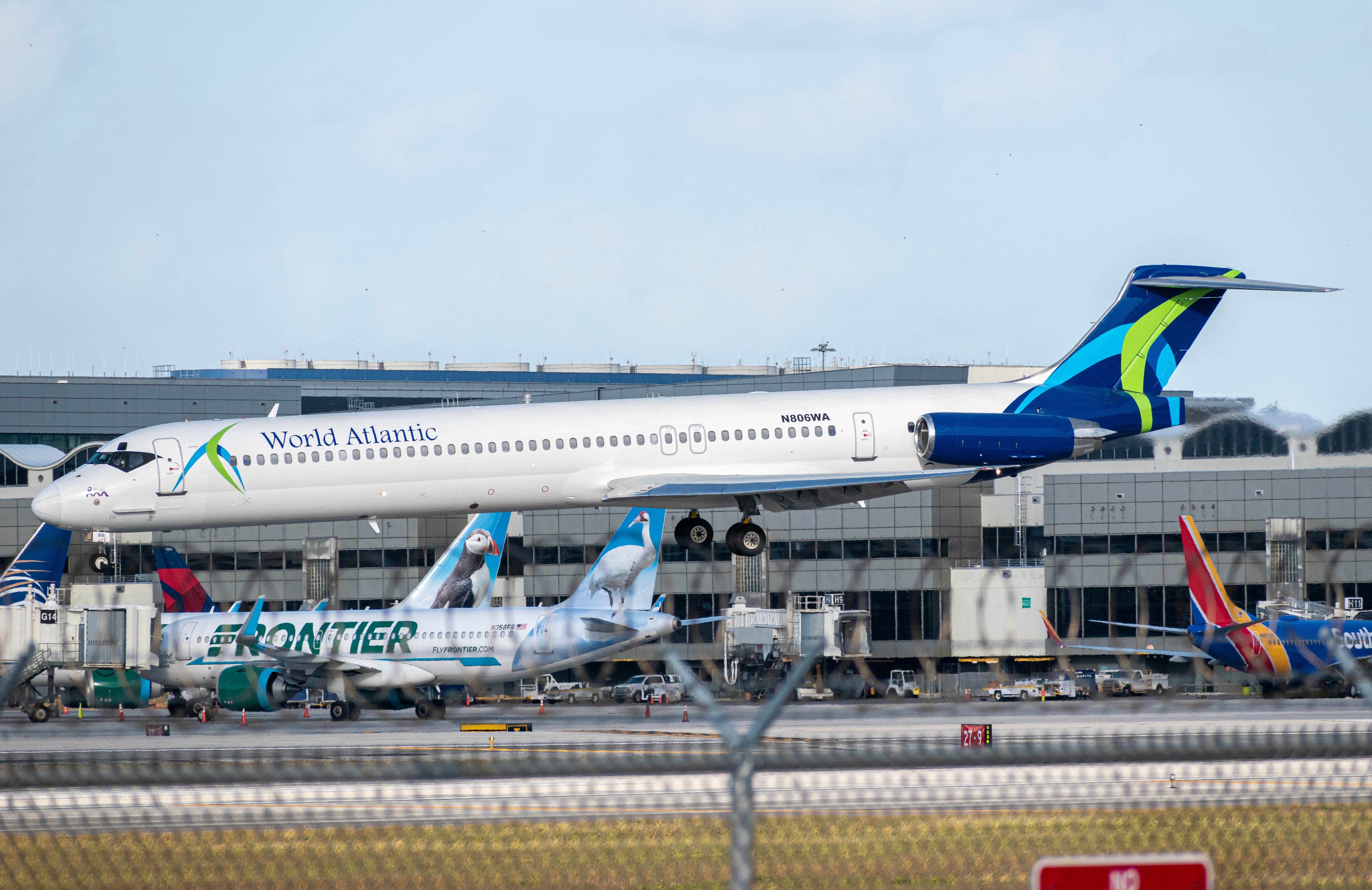 Full size: World Atalntic Airlines McDonnell Douglas MD-83 N806WA at Miami International Airport