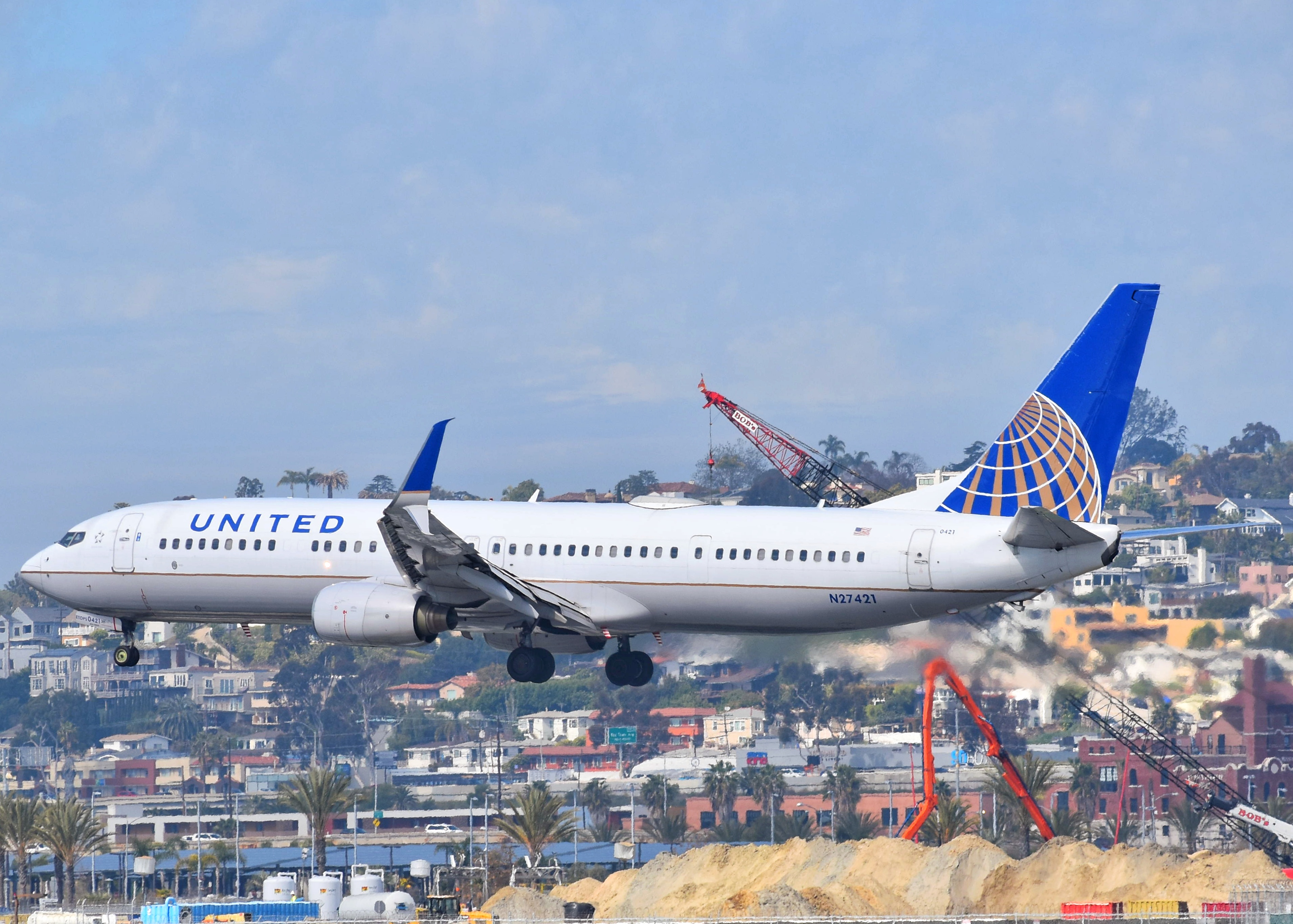 Full size: United Airlines Boeing 737-924ER N27421 at San Diego International Airport