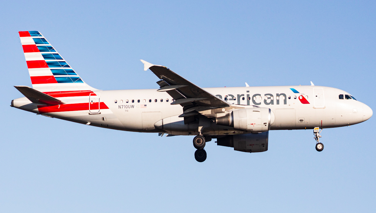 Full size: American Airlines Airbus A319 N710UW at Tampa International Airport