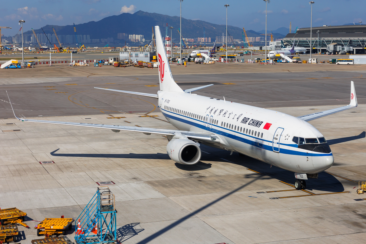 Full size: Air China Boeing 737-800 B-1763 at Hong Kong International Airport