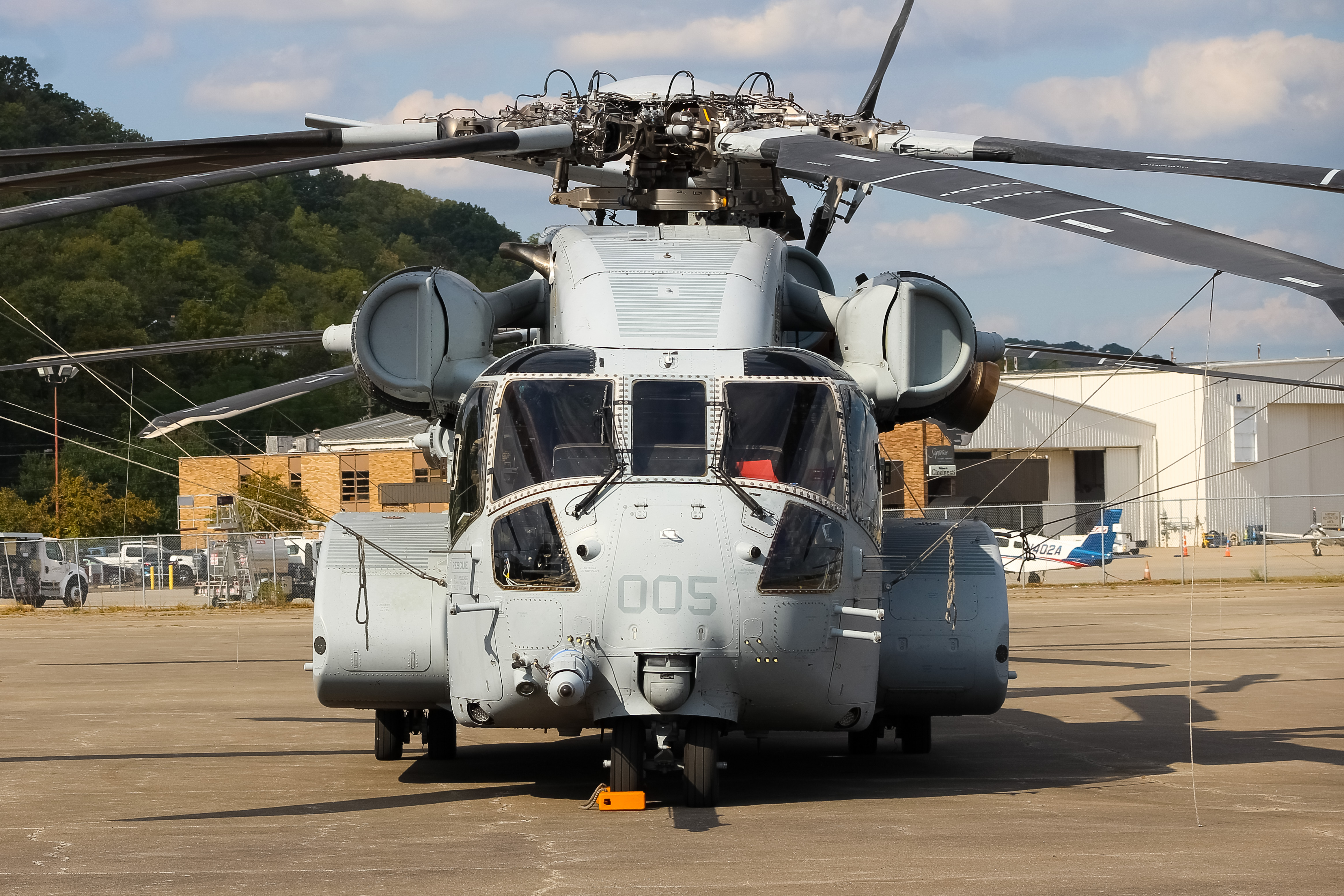 Full size: USMC - United States Marine Corp Sikorsky CH-53 King Stallion 170003 at Cincinnati Municipal Airport/Lunken Field