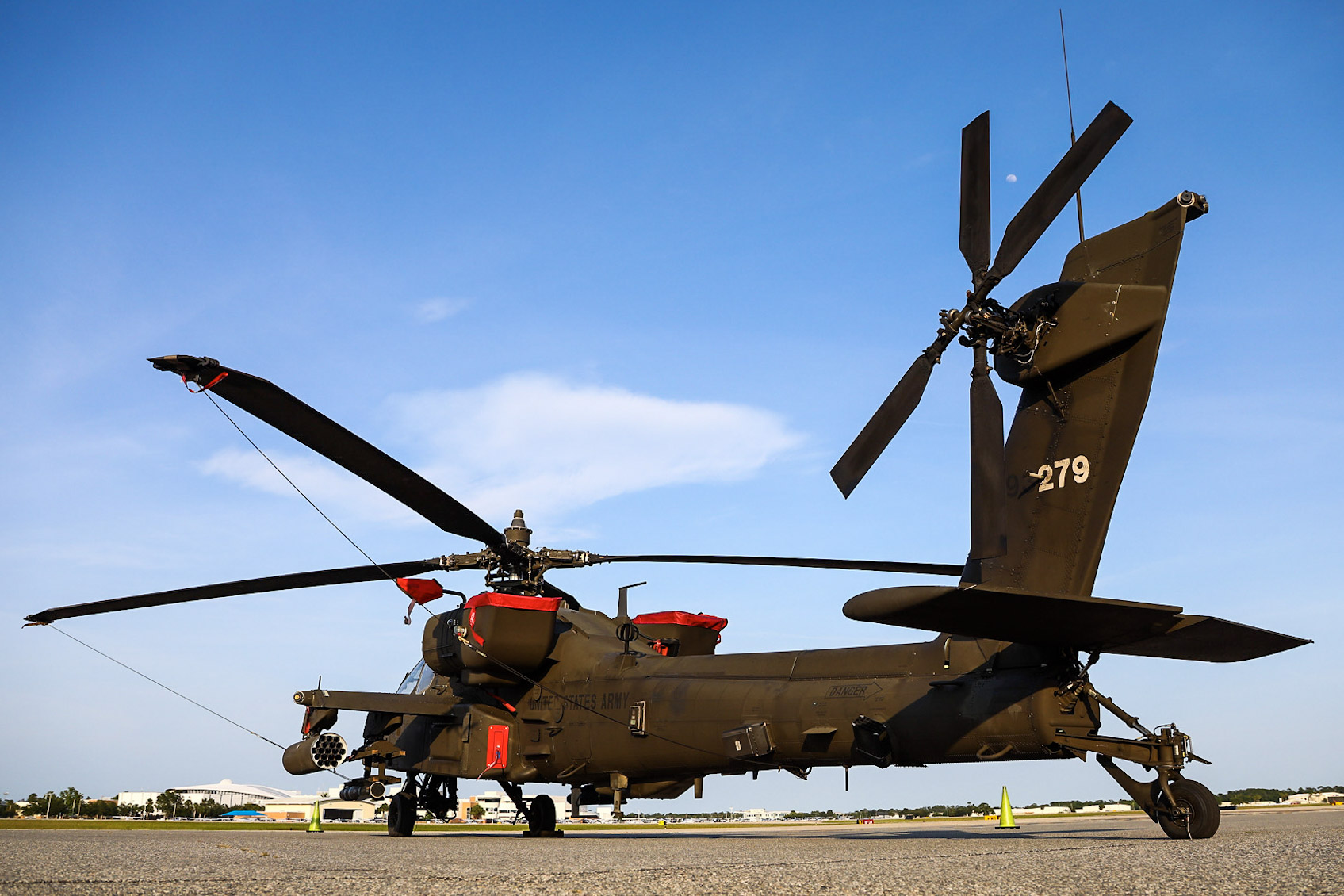 Full size: USA - United States Army Boeing AH-64E Apache 19-03279 at Daytona Beach International Airport