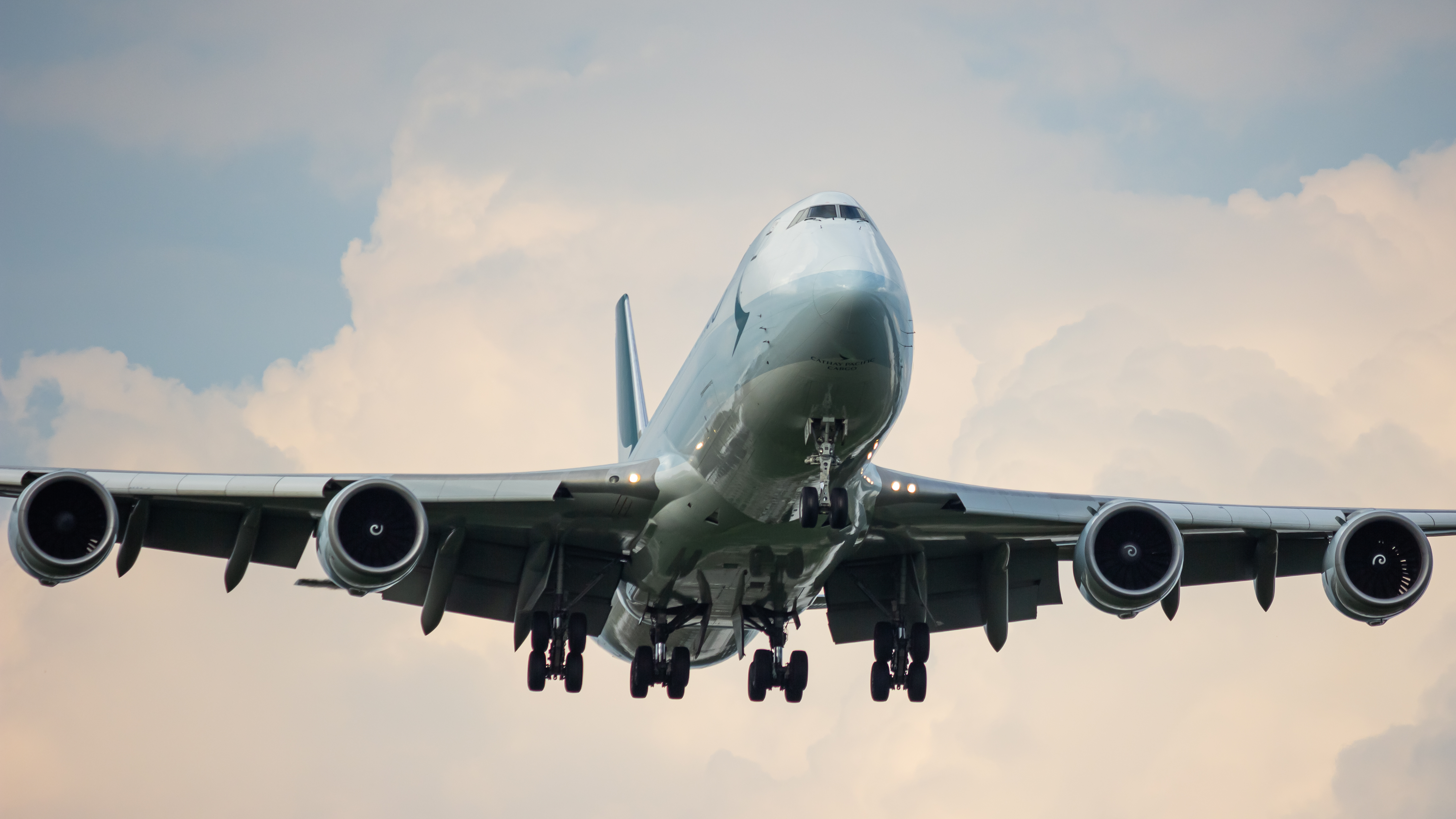 Full size: Cathay Pacific Boeing 747-8F B-LJI at Rickenbacker International Airport