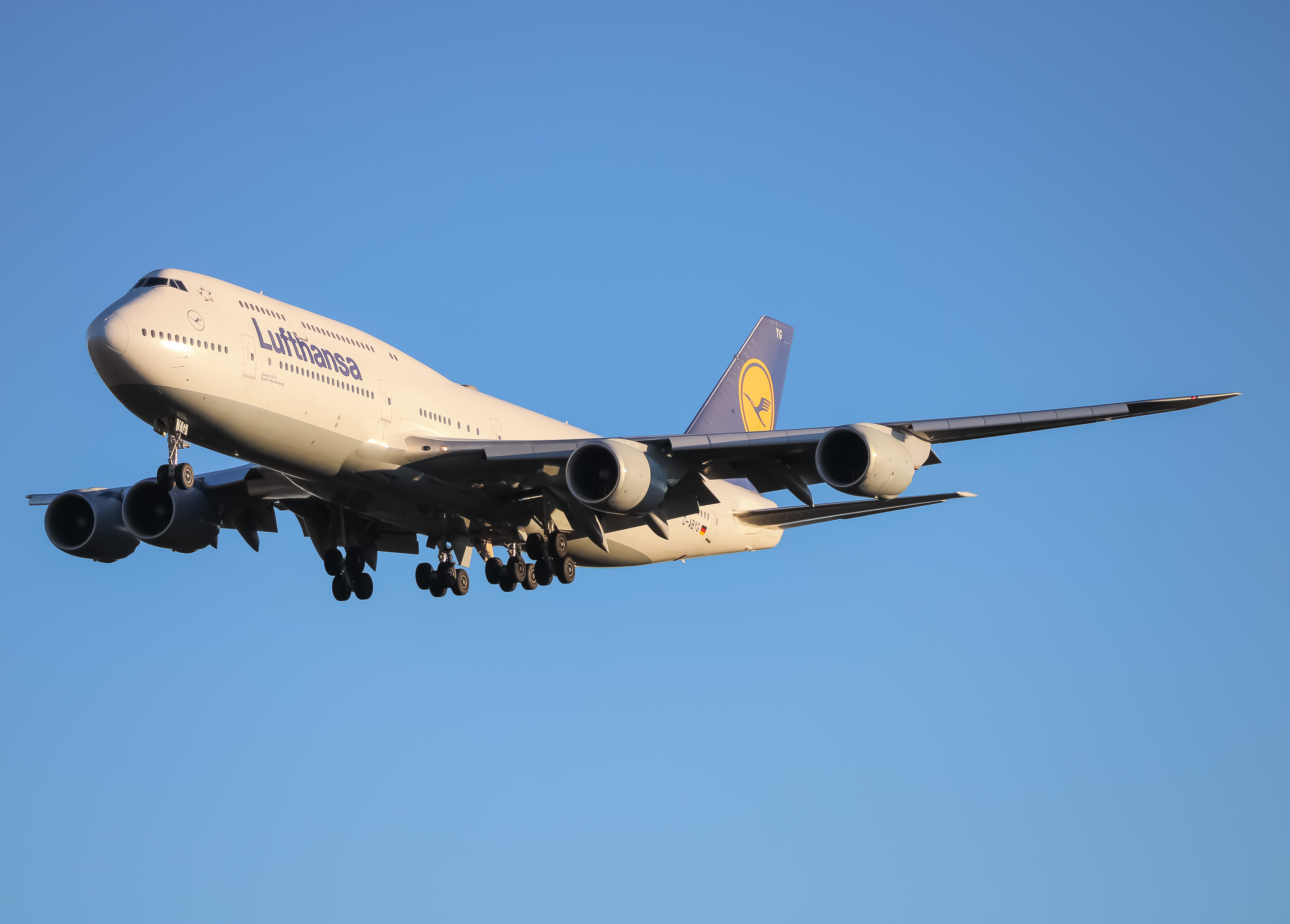 Full size: Lufthansa Boeing 747-8i D-ABYG at Washington Dulles International Airport