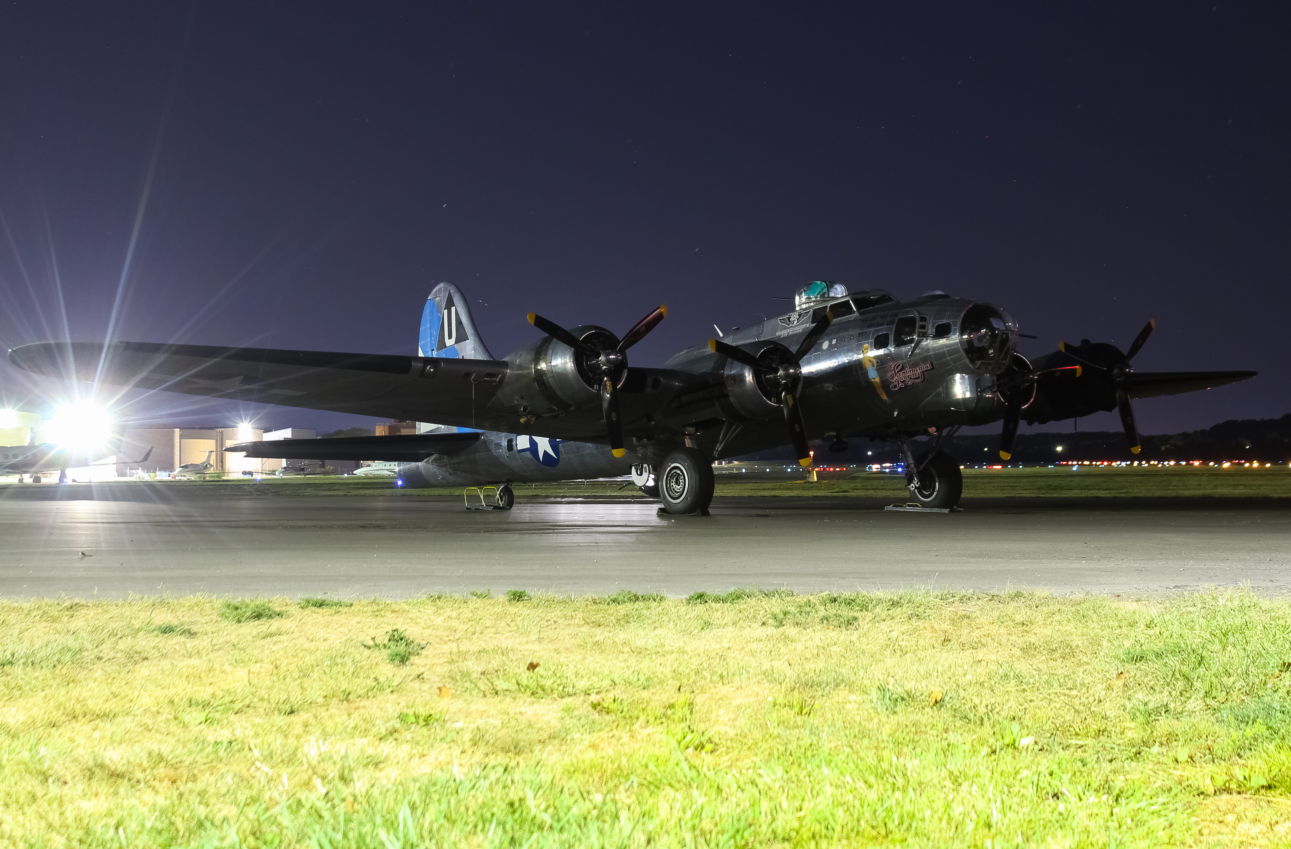 Full size: Arizona CAF Boeing B-17 Flying Fortress N9323Z at Cincinnati Municipal Airport/Lunken Field