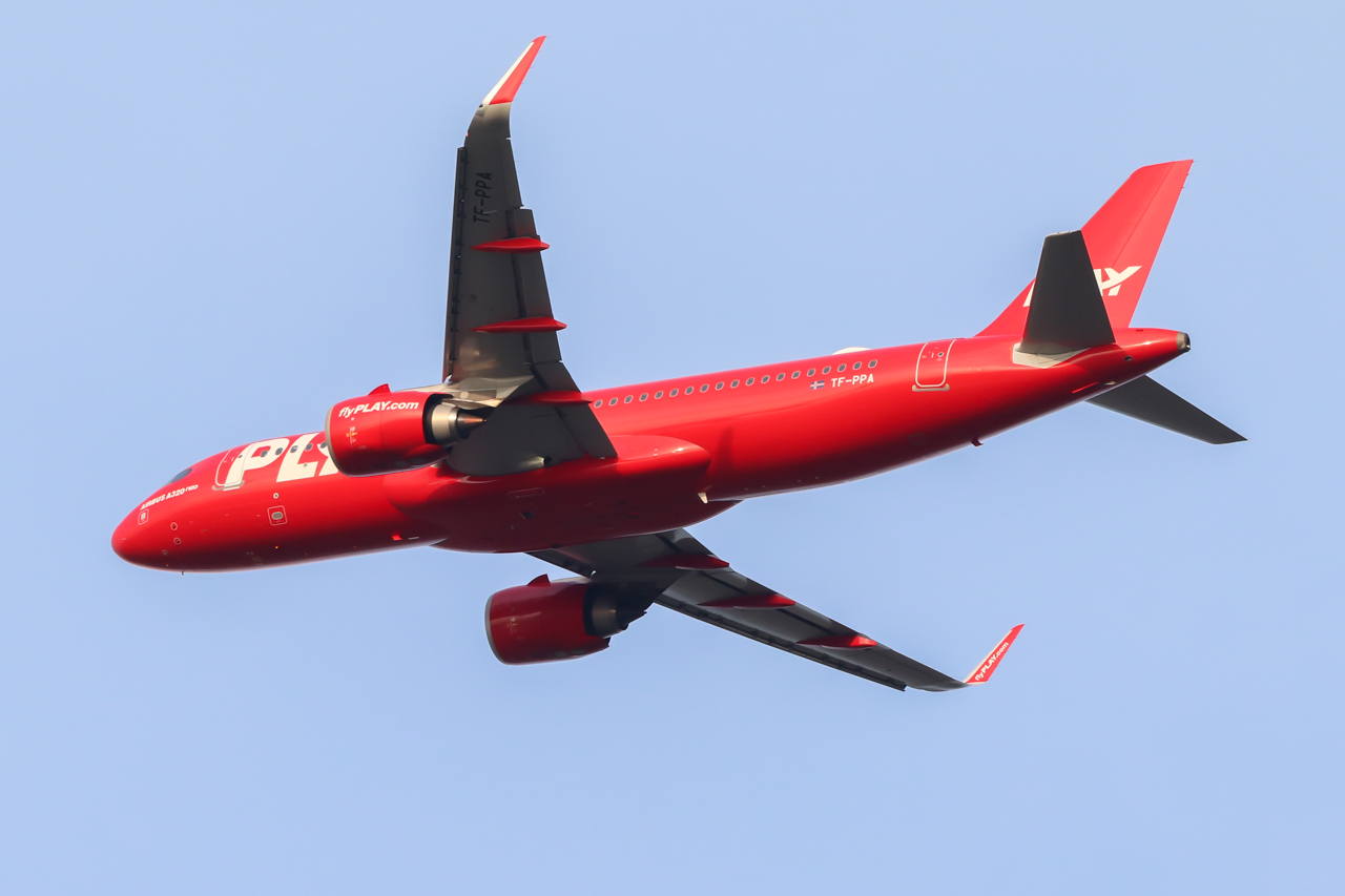 Full size: Play Airbus A320NEO TF-PPA at Keflavik International Airport