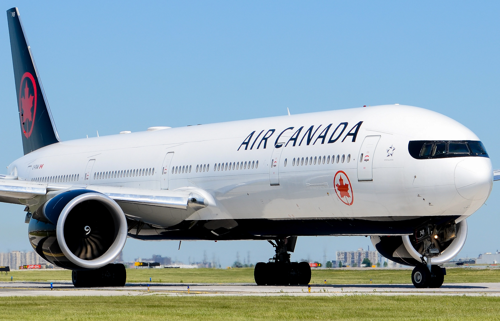 Full size: Air Canada Boeing 777-300ER C-FIVW at 