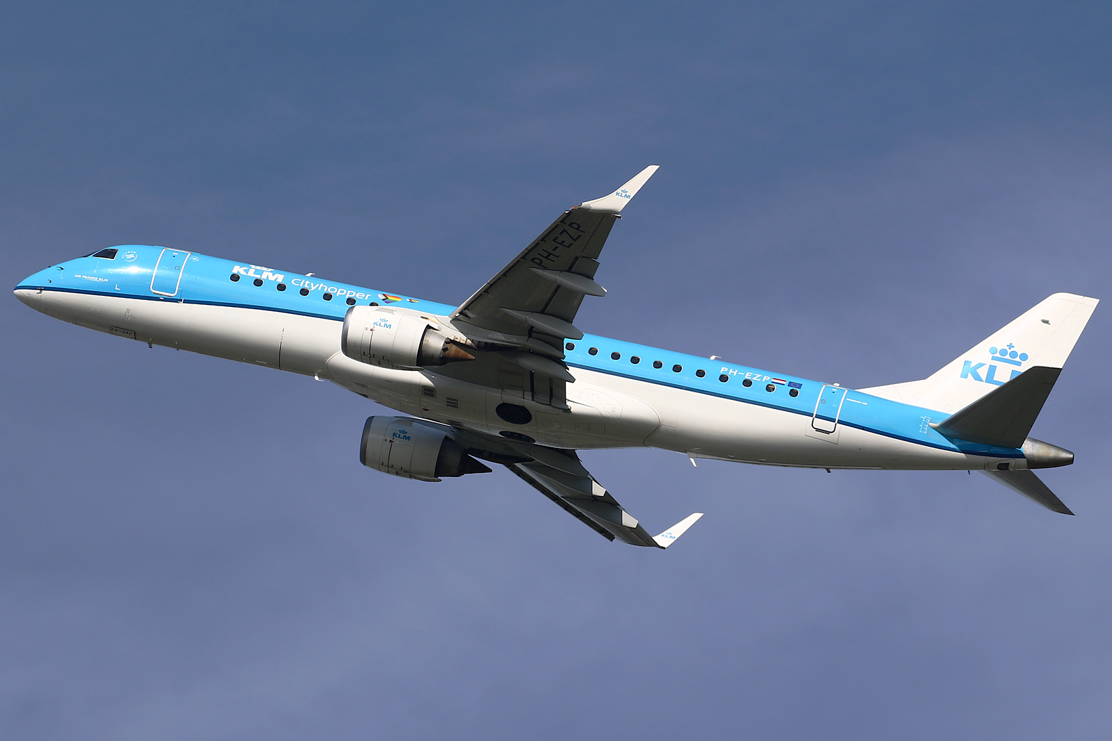 Full size: KLM CityHopper Embraer E190 PH-EZP at Amsterdam Schiphol Airport