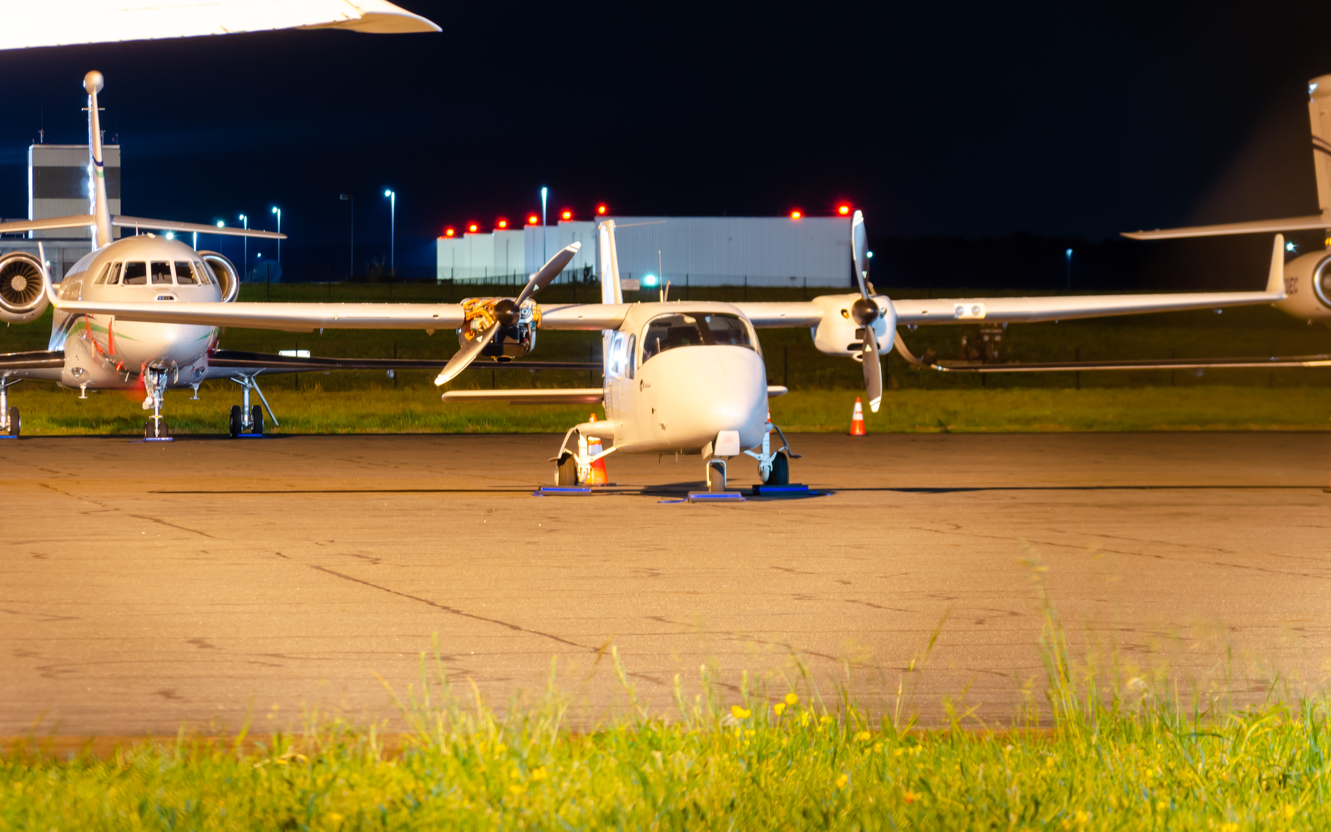 Full size: PRIVATE Tecna p2006T N978GV at Atlantic City International Airport