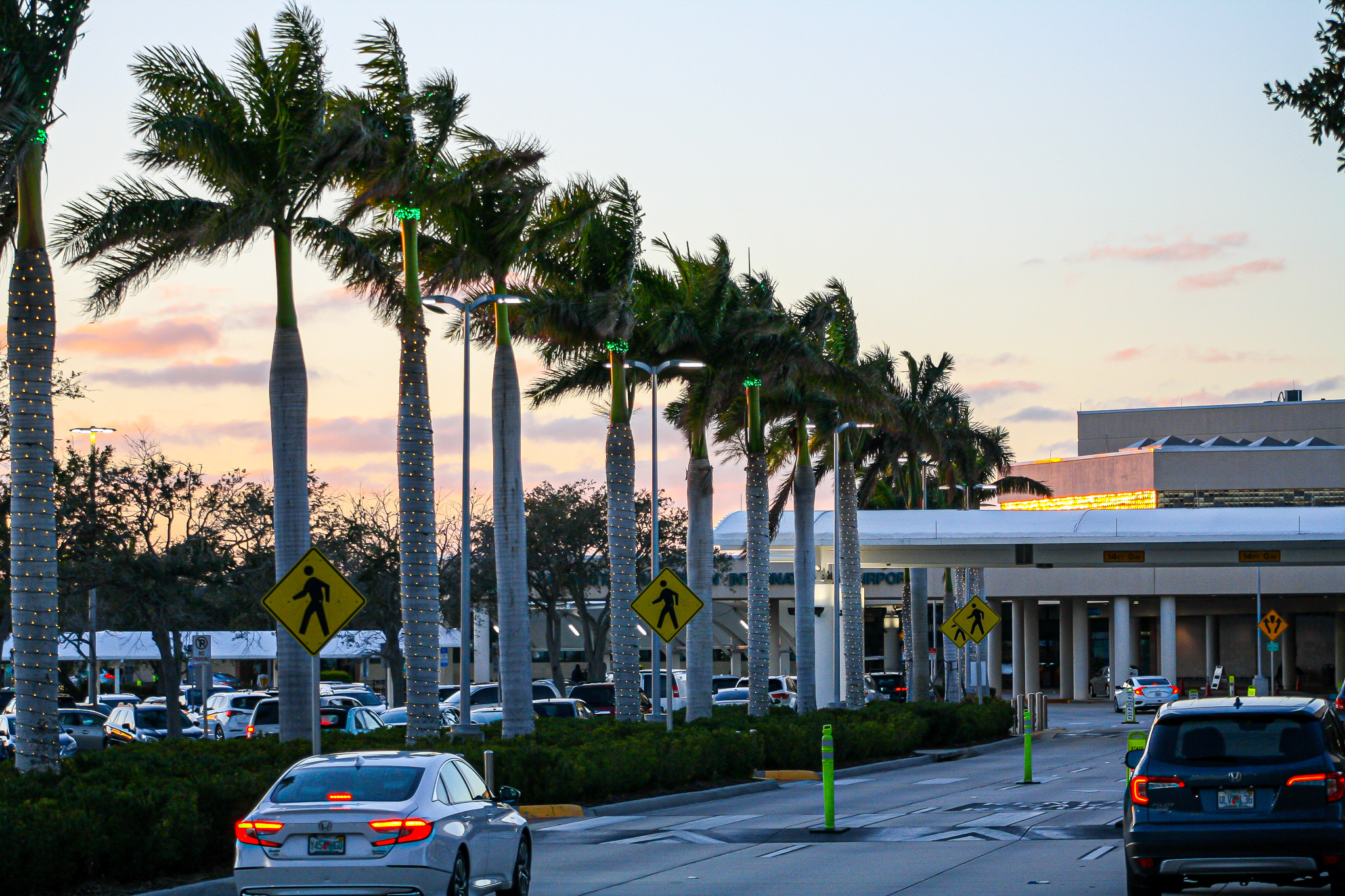 Full size: Airport Photo KSRQ at Sarasota/Bradenton International Airport