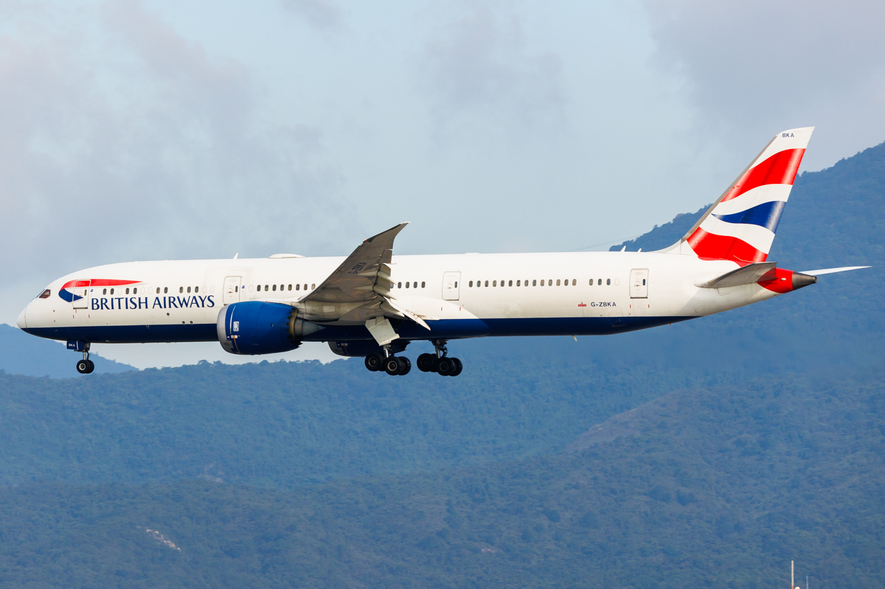 Full size: British Airways Boeing 787-9 G-ZBKA at Hong Kong International Airport