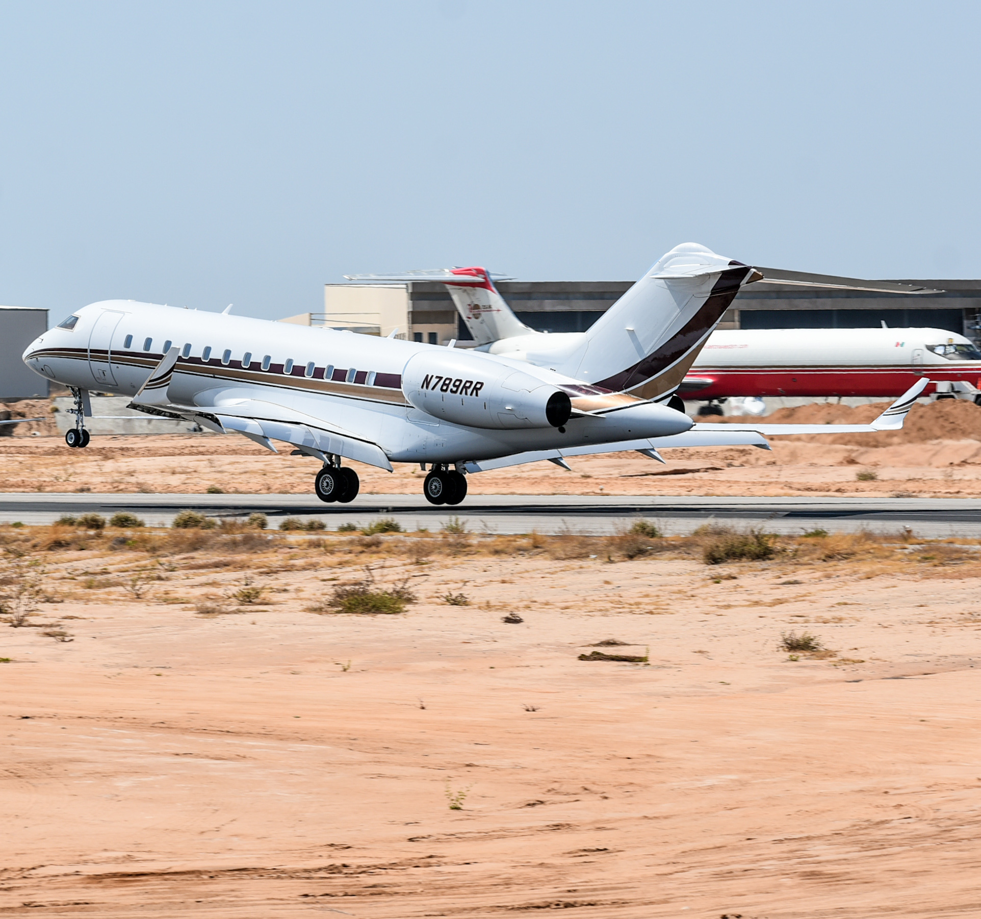 Full size: PRIVATE Bombardier Global 6000 N789RR at Aeropuerto de Cabo San Lucas Internacional