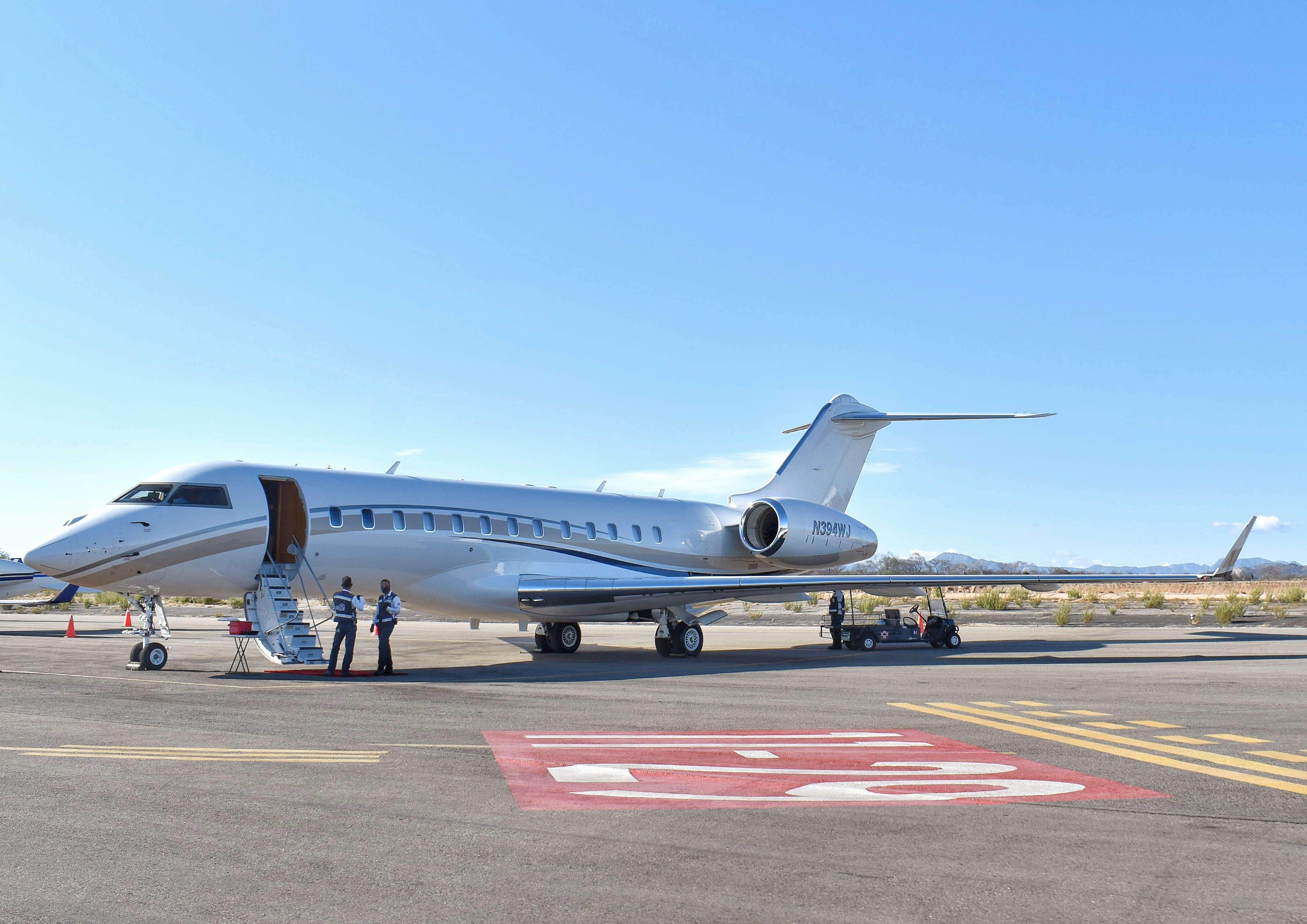 Full size: PRIVATE Bombardier Global Express N394WJ at Aeropuerto de Cabo San Lucas Internacional