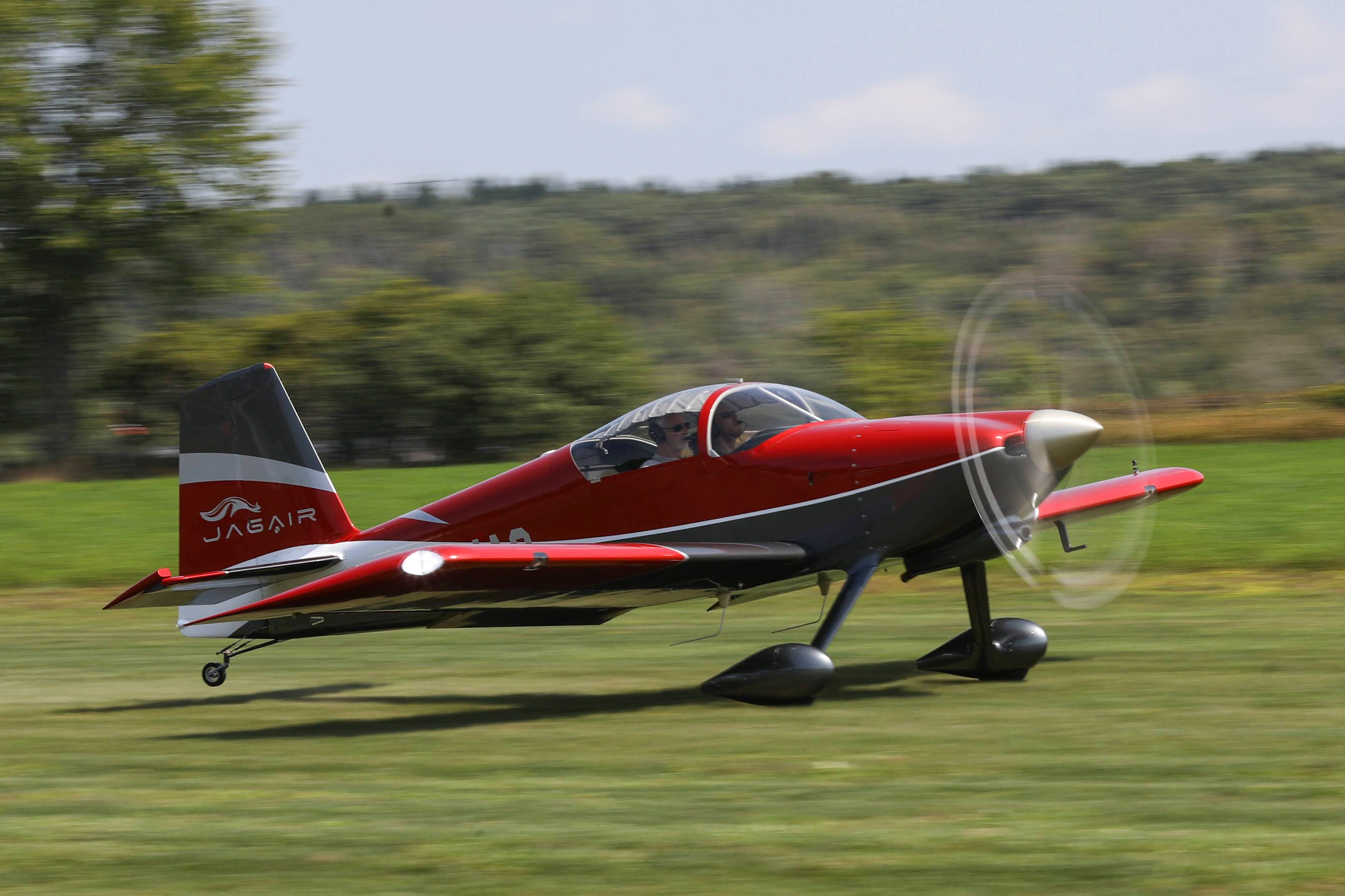 Full size: PRIVATE  Vans RV-7  C-GJAG at 