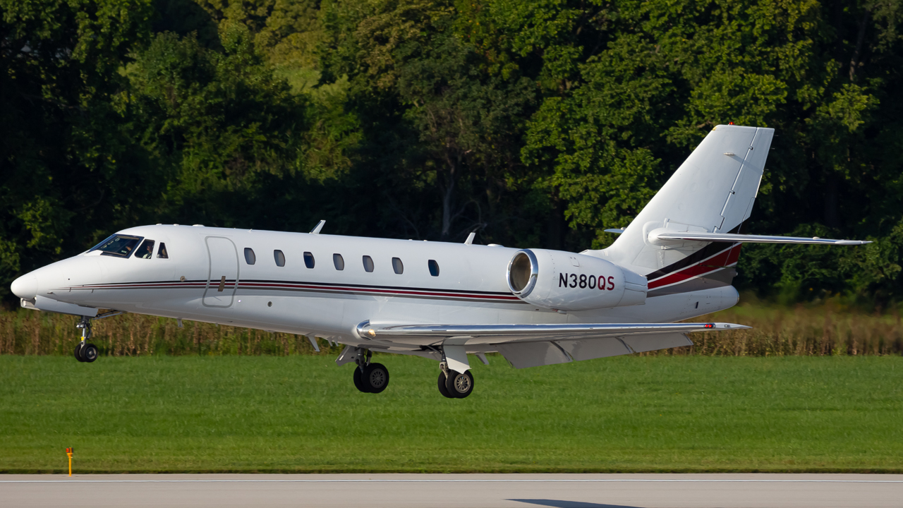 Full size: NetJets Cessna 680 Citation Sovereign N380QS at John Glenn Columbus International Airport