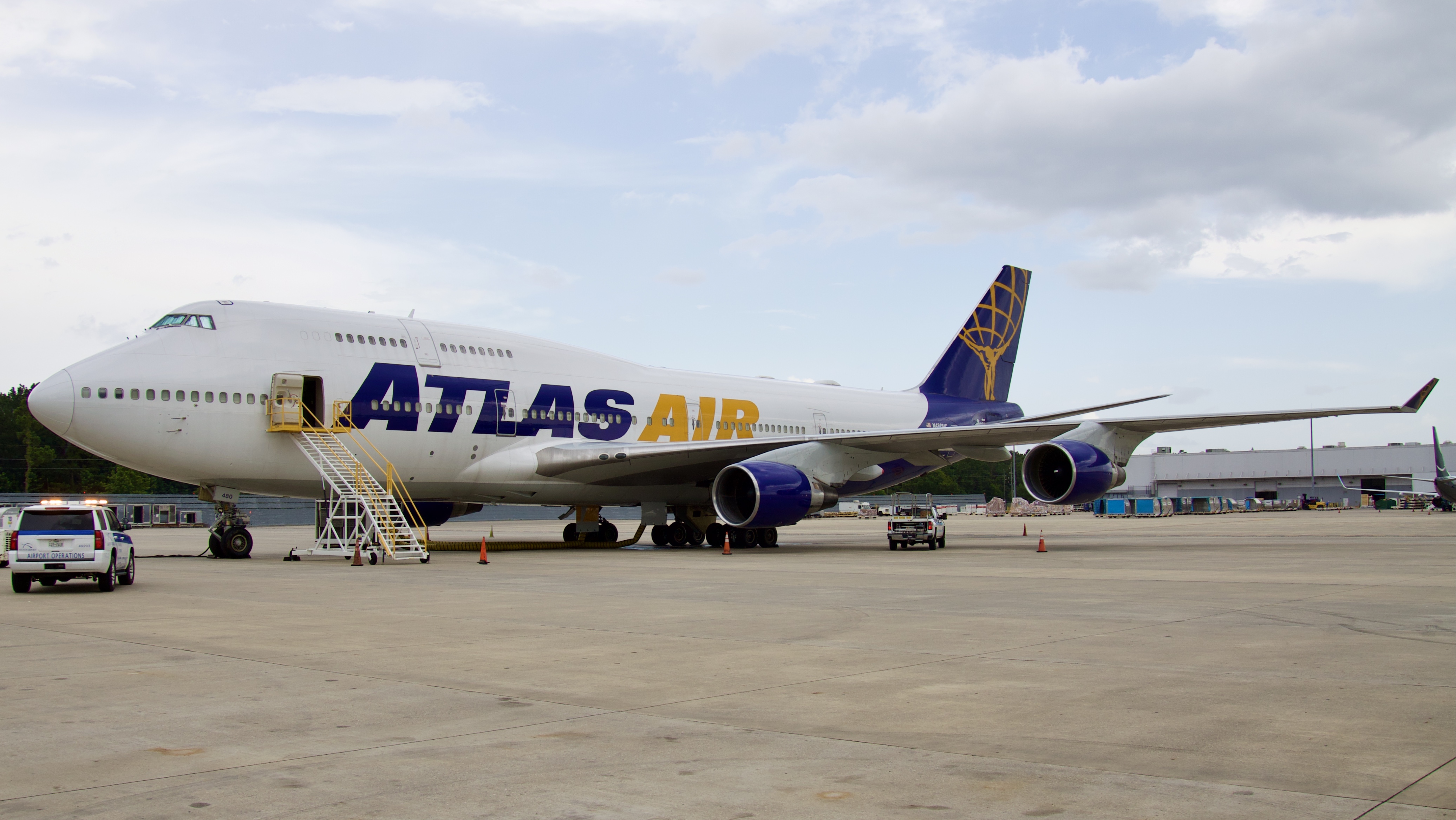 Full size: Atlas Air Boeing 747-400 N480MC at Houston-George Bush Intercontinental Airport