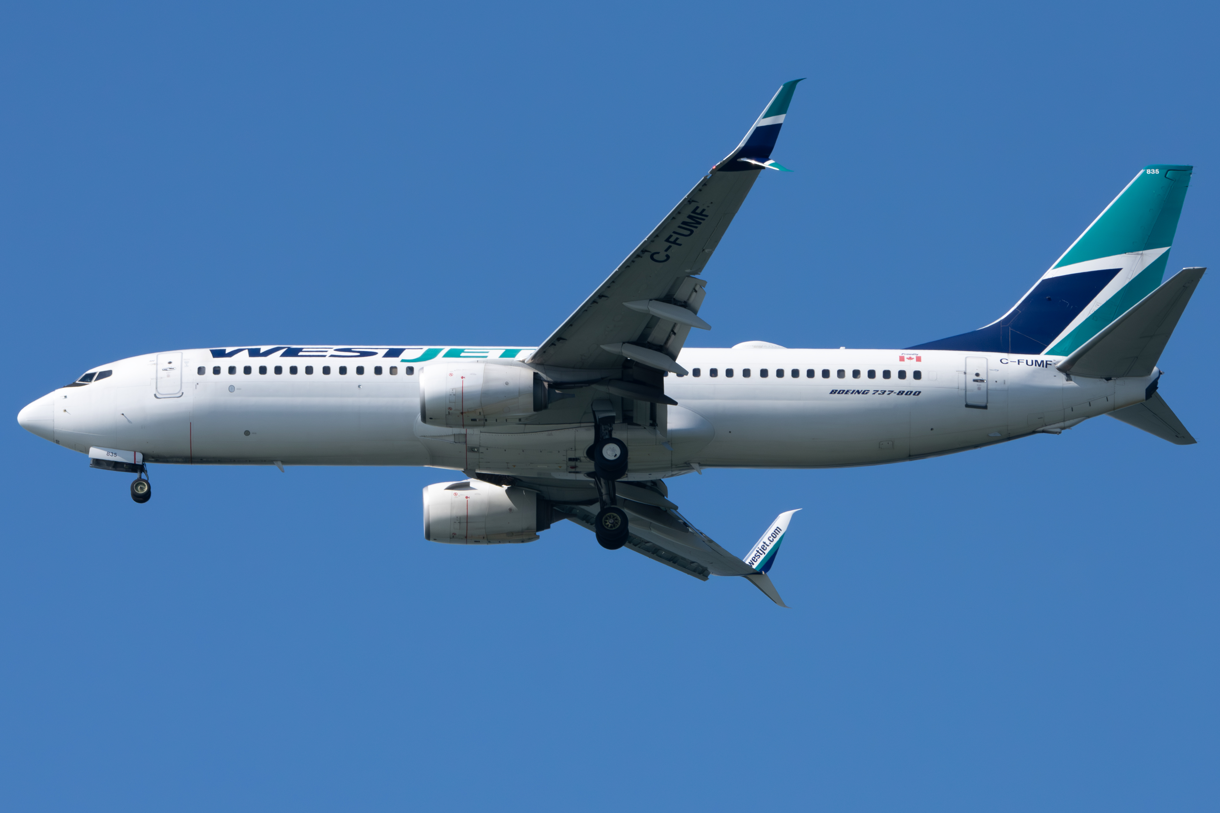 Full size: WestJet Boeing 737-800 C-FUMF at San Francisco International Airport