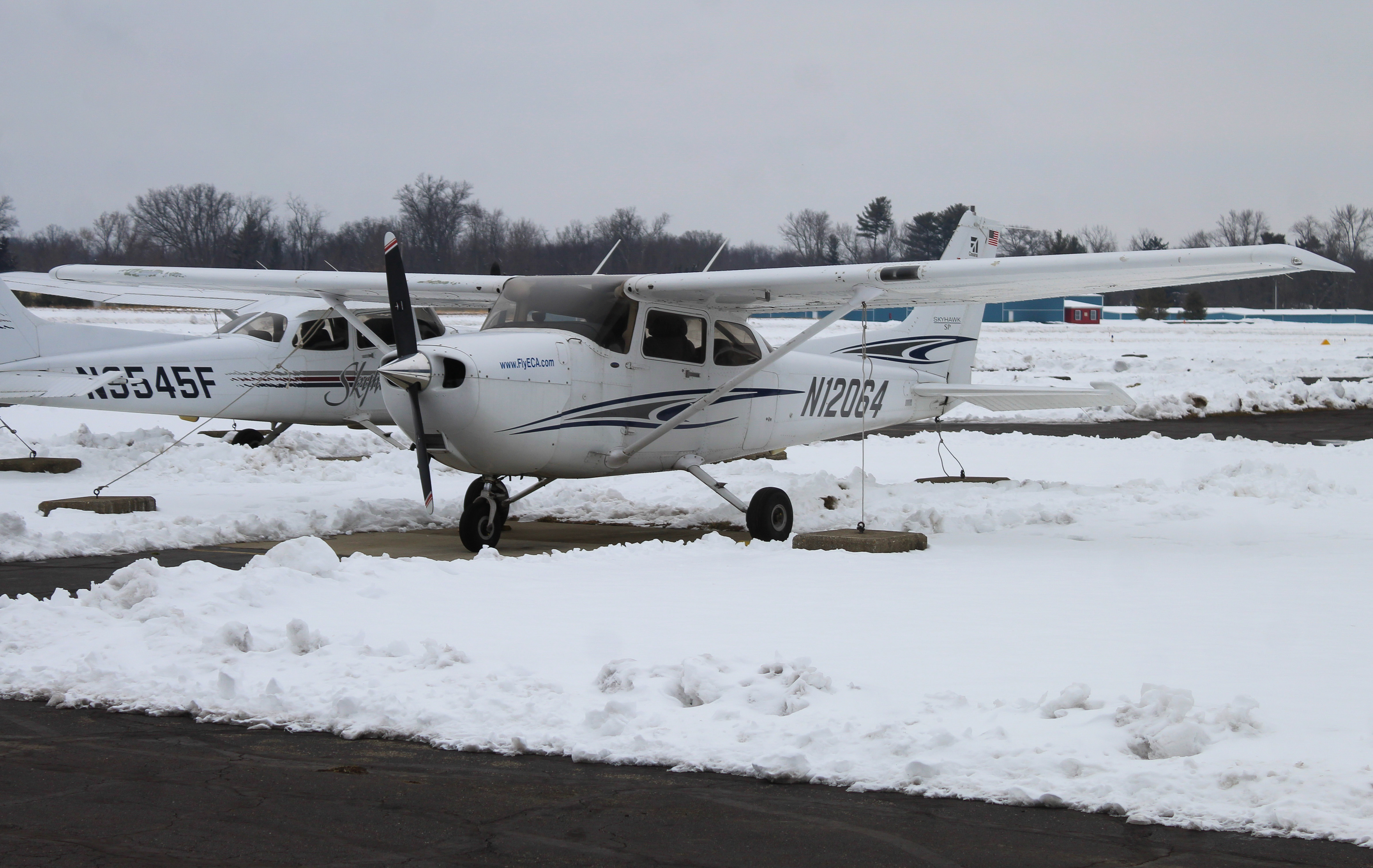 Full size: PRIVATE Cessna 172 N12064 at Clermont County Airport