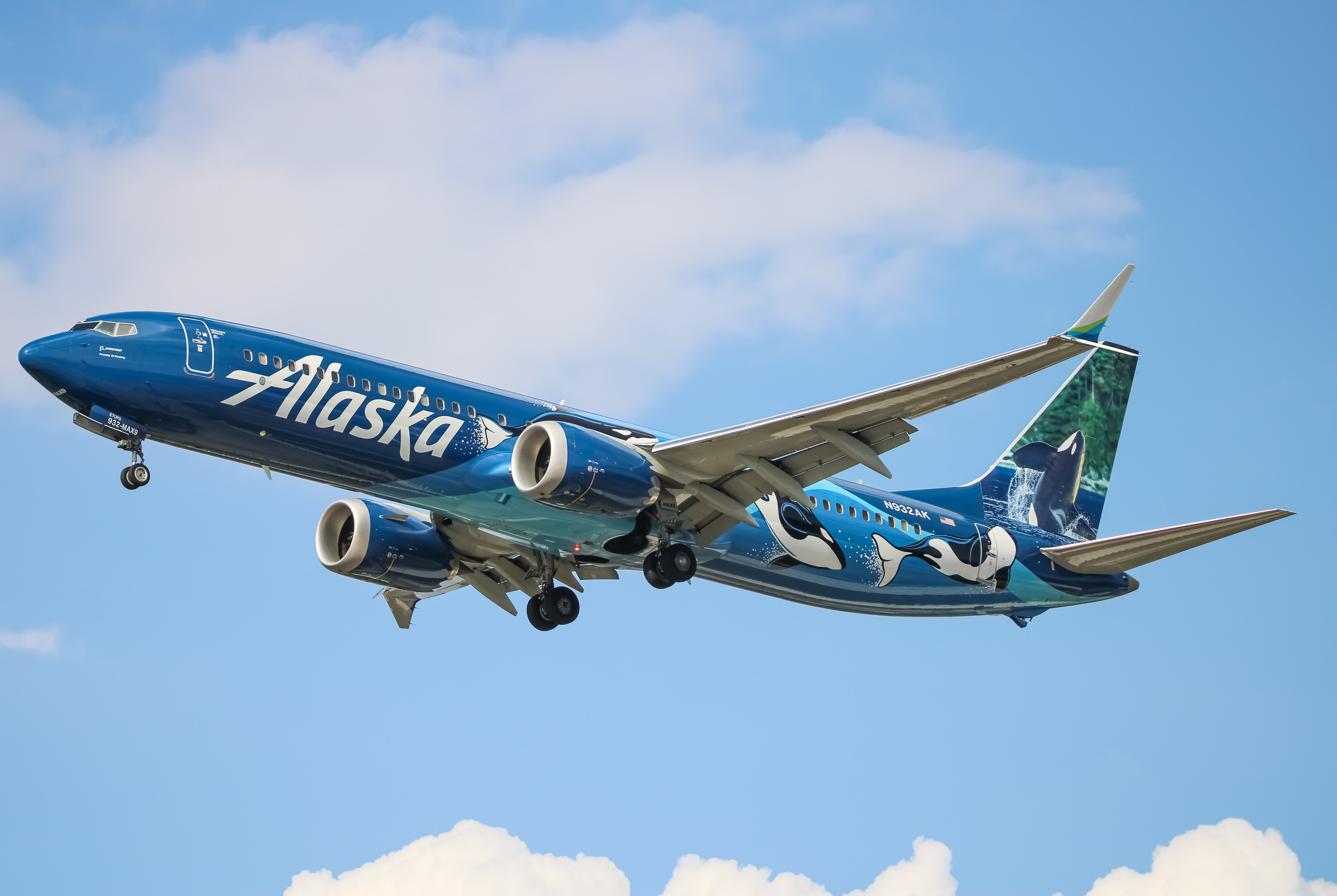 Full size: Alaska Airlines Boeing 737 MAX 9 N932AK at Baltimore/Washington International Thurgood Marshall Airport