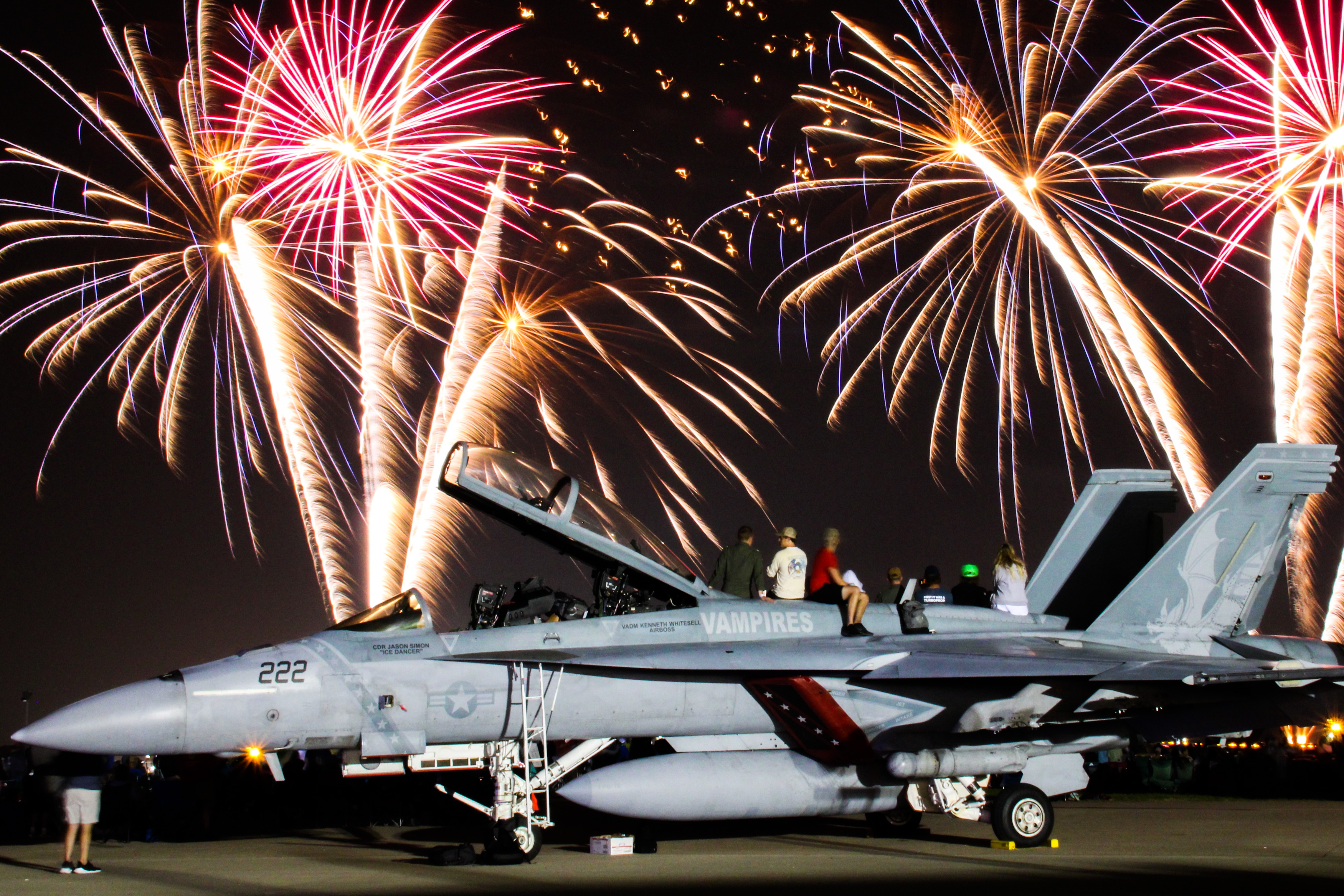 Full size: US Navy Boeing F/A-18E/F Super Hornet 166980 at Wittman Regional Airport
