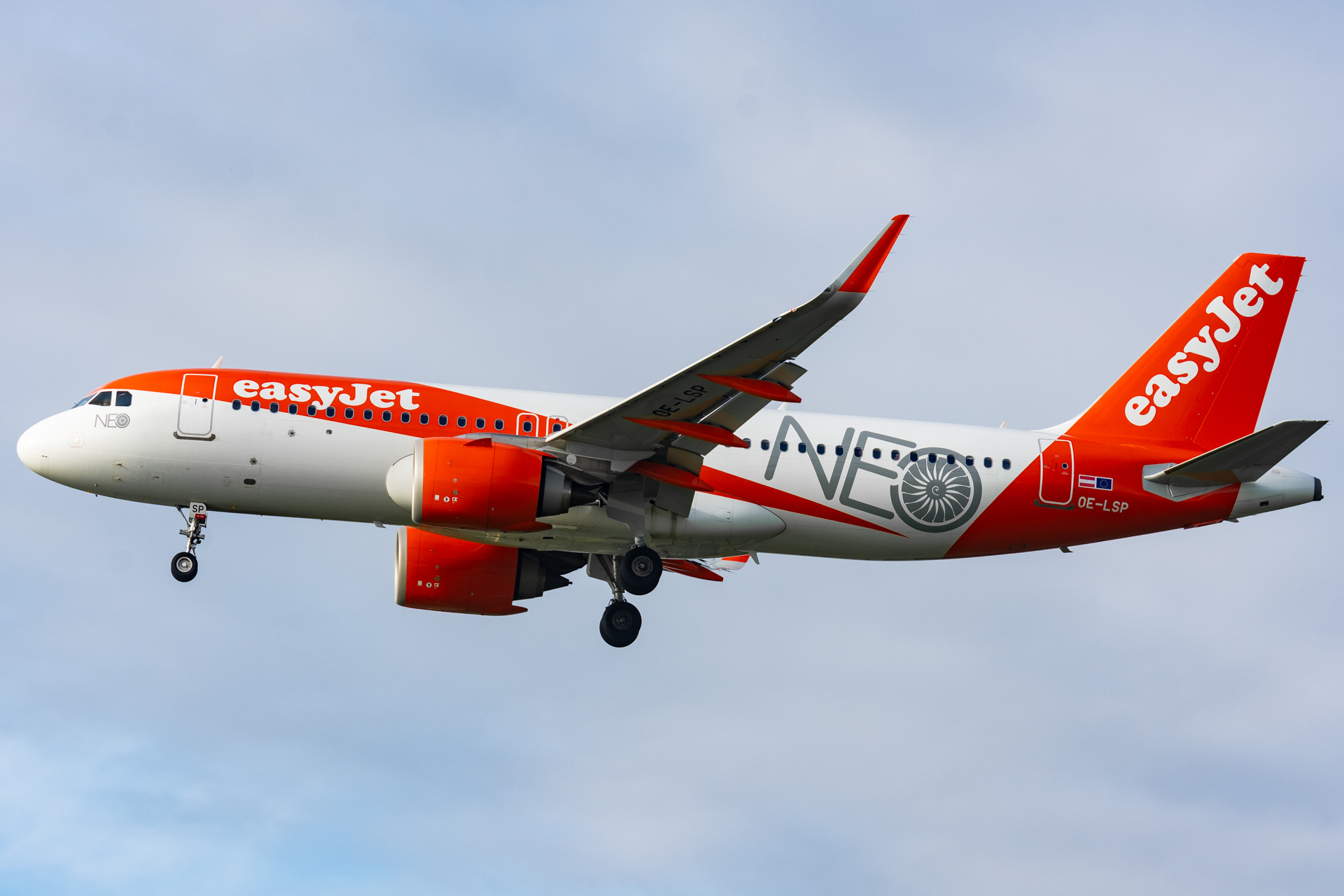 Full size: EasyJet Airbus A320-251N OE-LSP at Amsterdam Schiphol Airport