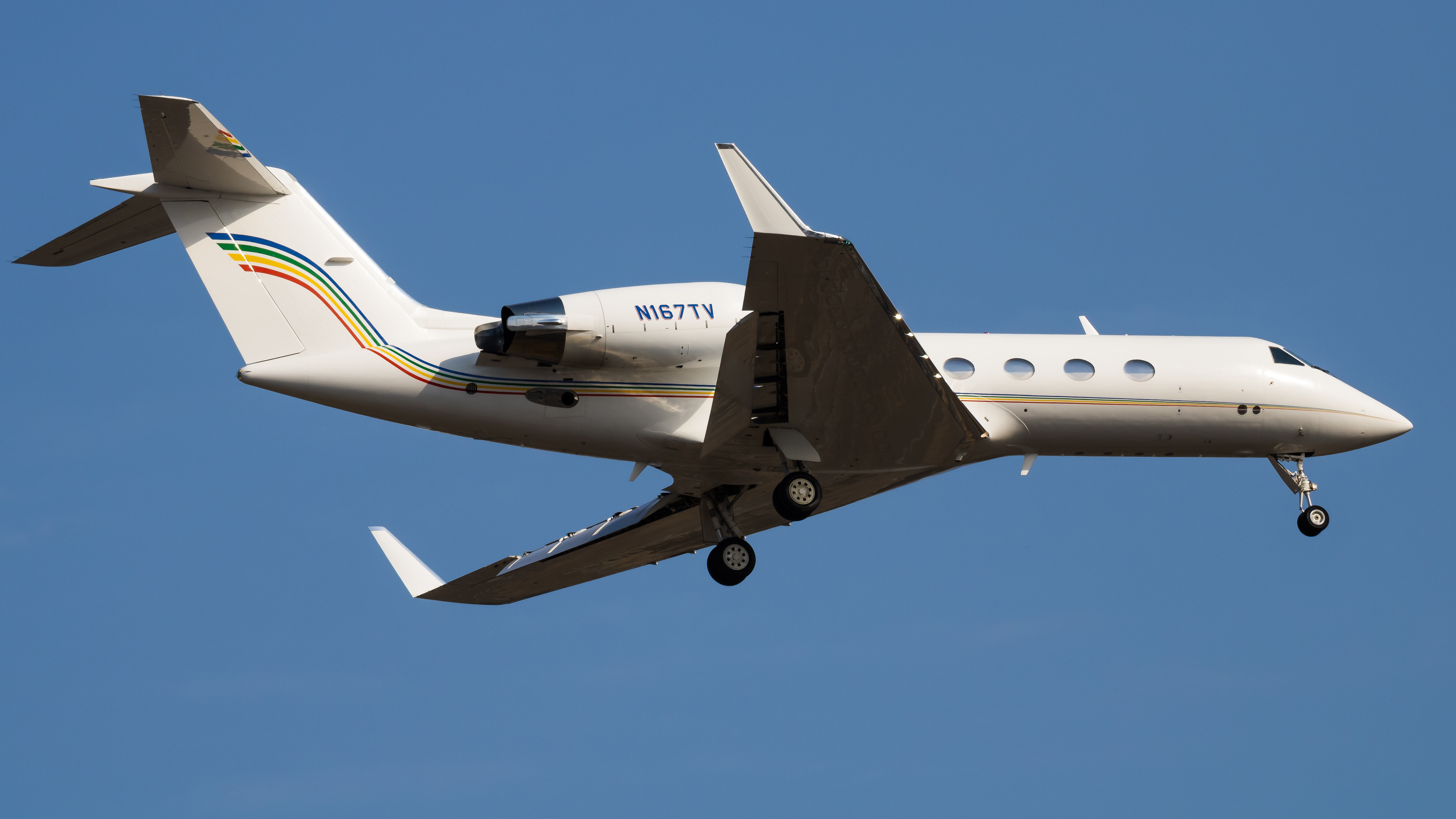 Full size: PRIVATE Gulfstream IV N167TV at Washington Dulles International Airport