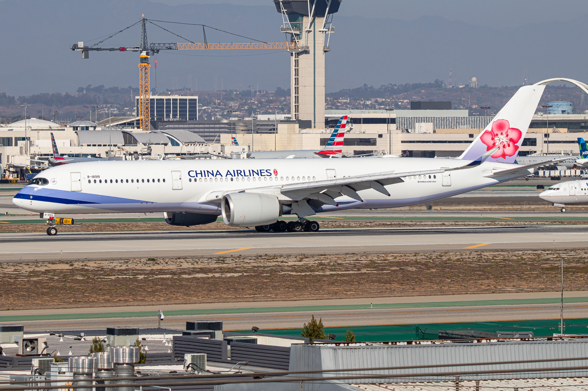 Full size: China Airlines Airbus A350-900 B-18915 at Los Angeles International Airport