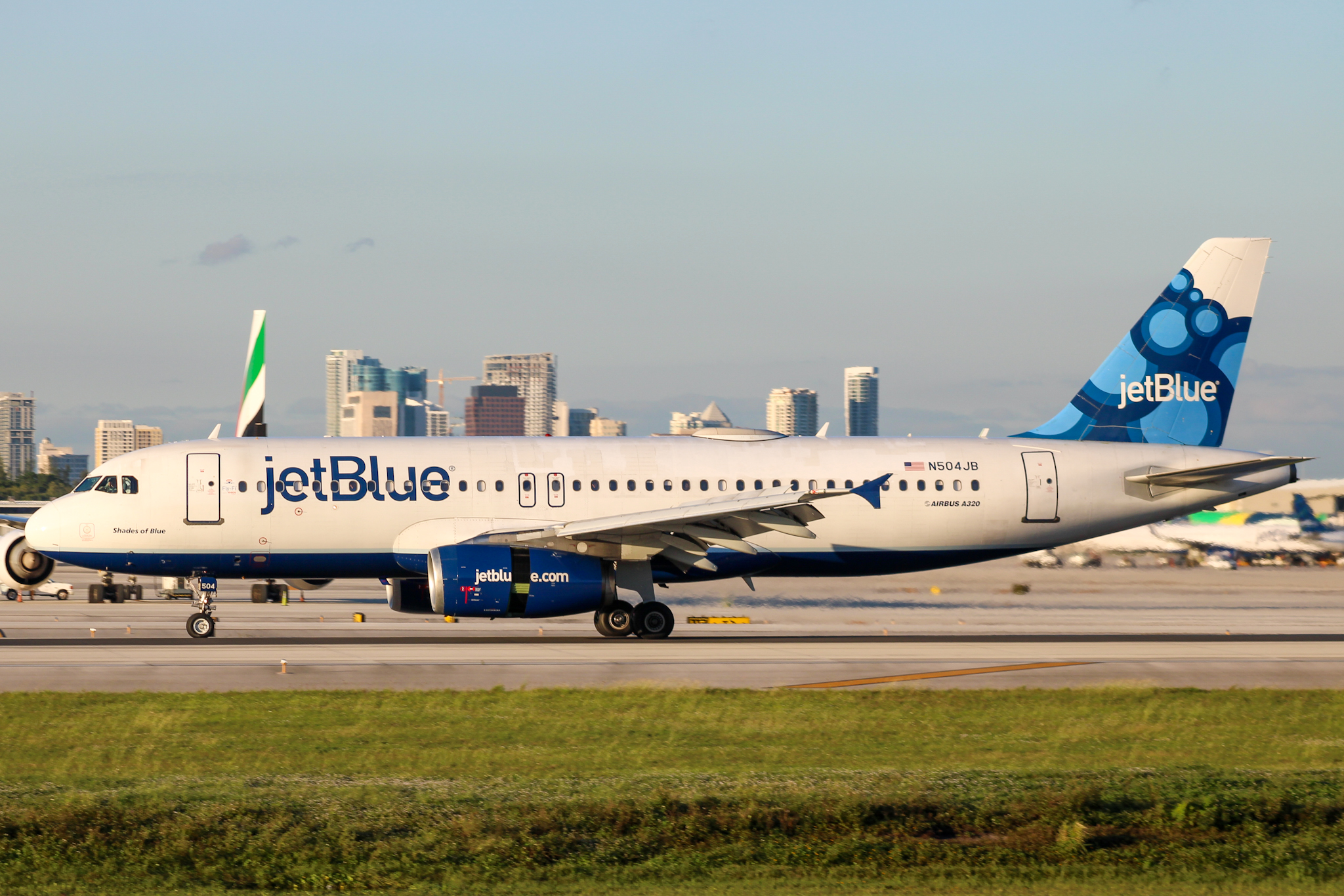 Full size: JetBlue Airways Airbus A320 N504JB at Fort Lauderdale/Hollywood International Airport