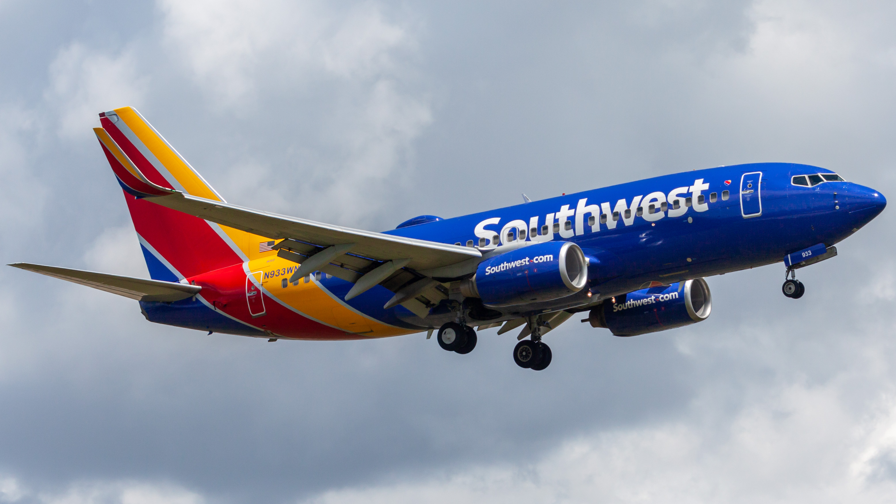Full size: Southwest Airlines Boeing 737-700 N933WN at William P Hobby Airport