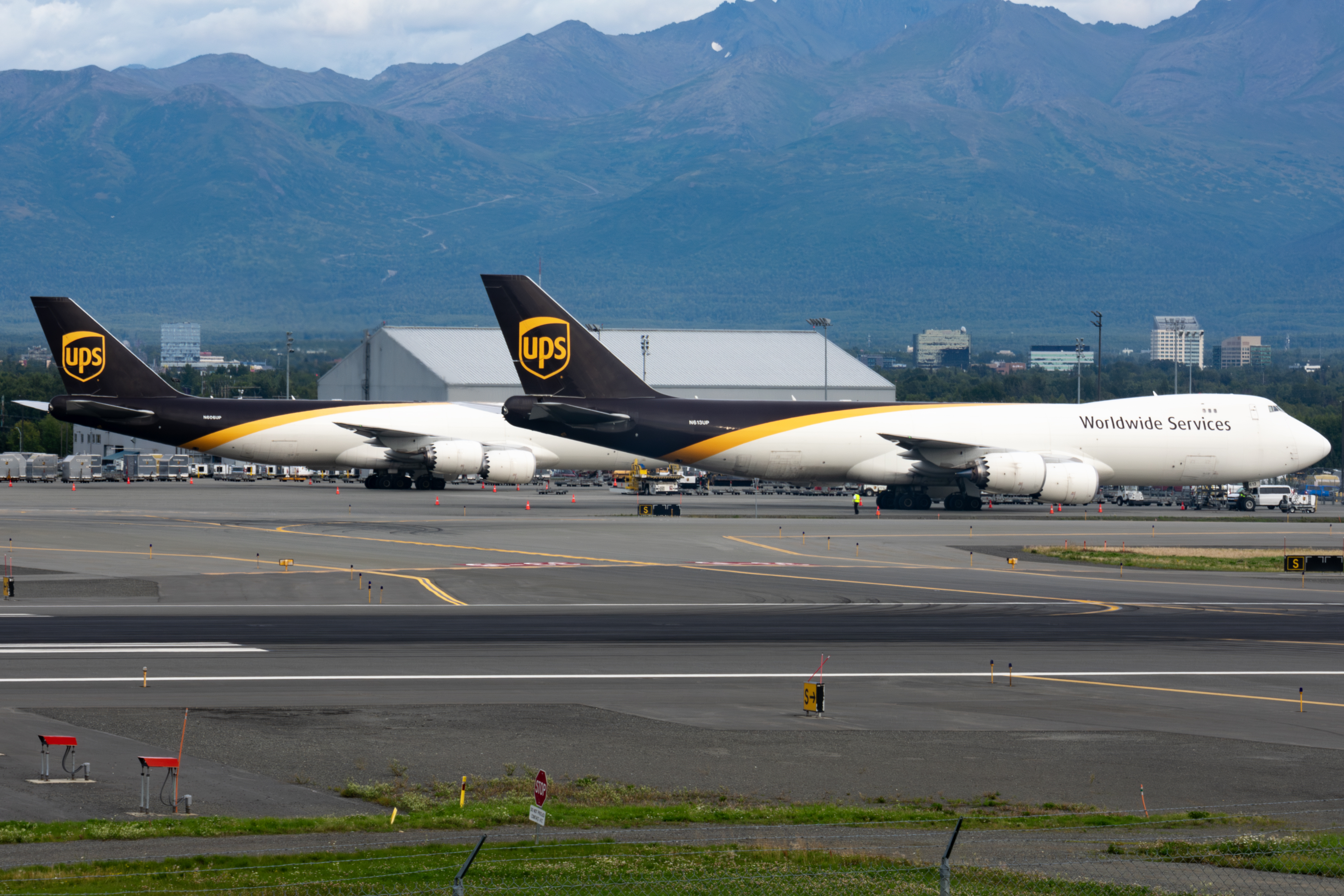 Full size: United Parcel Service Boeing 747-8F N613UP at Anchorage Ted Stevens International Airport