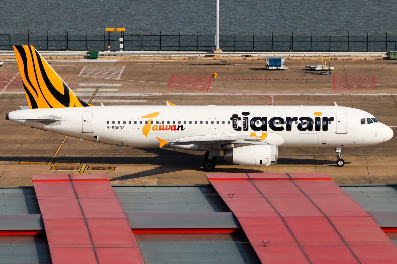 Full size: Tigerair Taiwan Airbus A320 B-50003 at Macau International Airport